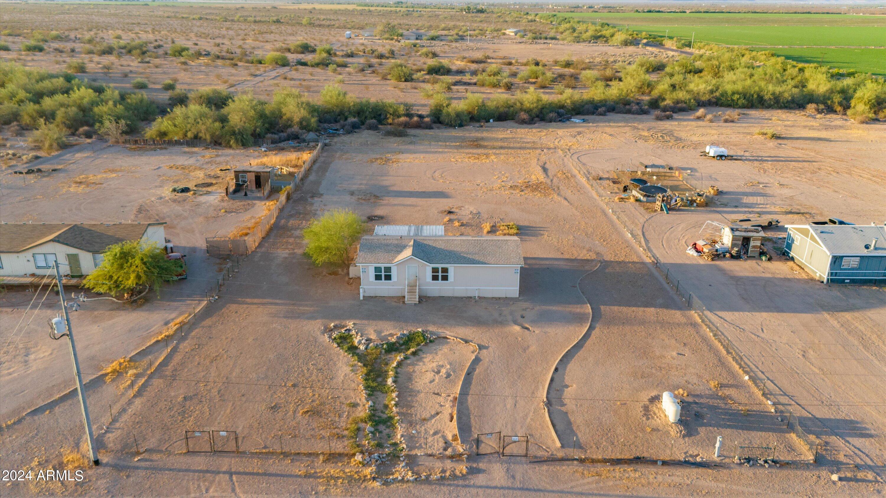 Photo 33 of 37 of 41136 W MCDOWELL Road mobile home