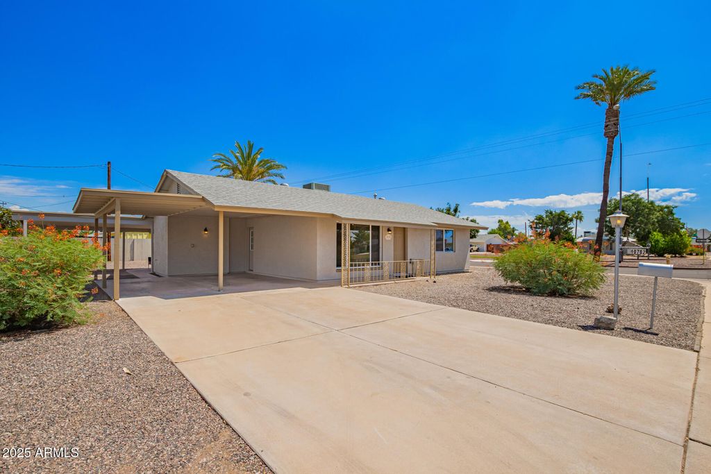 Photo of 10702 W Cherry Hills Drive, Sun City, AZ 85351 (MLS # 6883920)