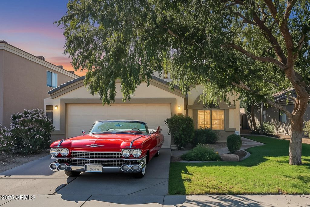 Photo of 13033 W Evans Drive, El Mirage, AZ 85335 (MLS # 6935407)