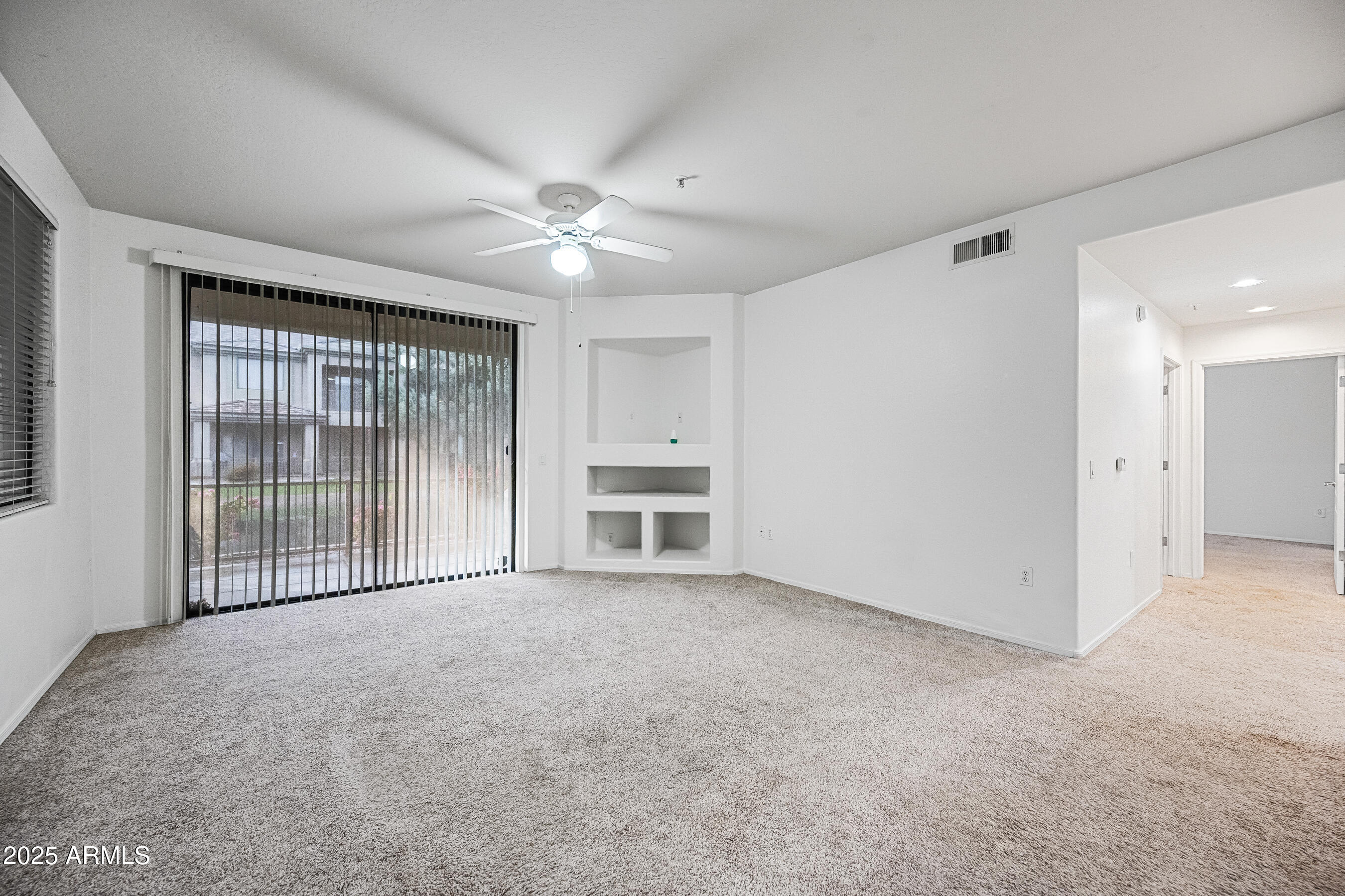 705 W QUEEN CREEK Road 1079