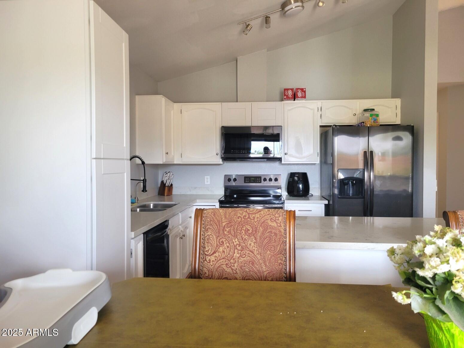 921 S VAL VISTA Drive 28