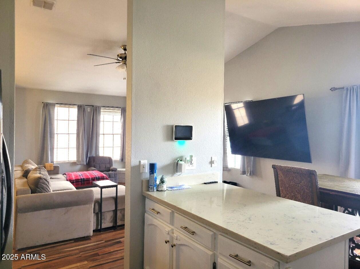 921 S VAL VISTA Drive 28