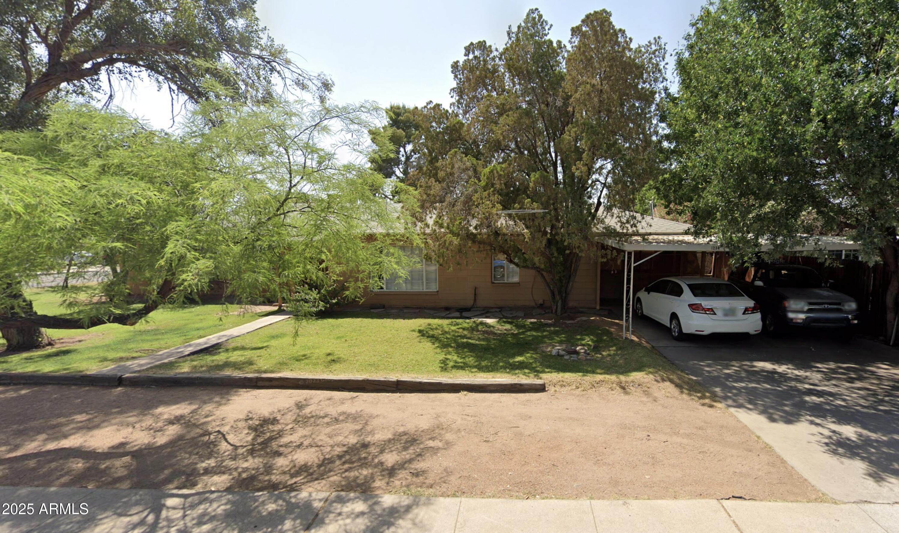 1234 S FARMER Avenue