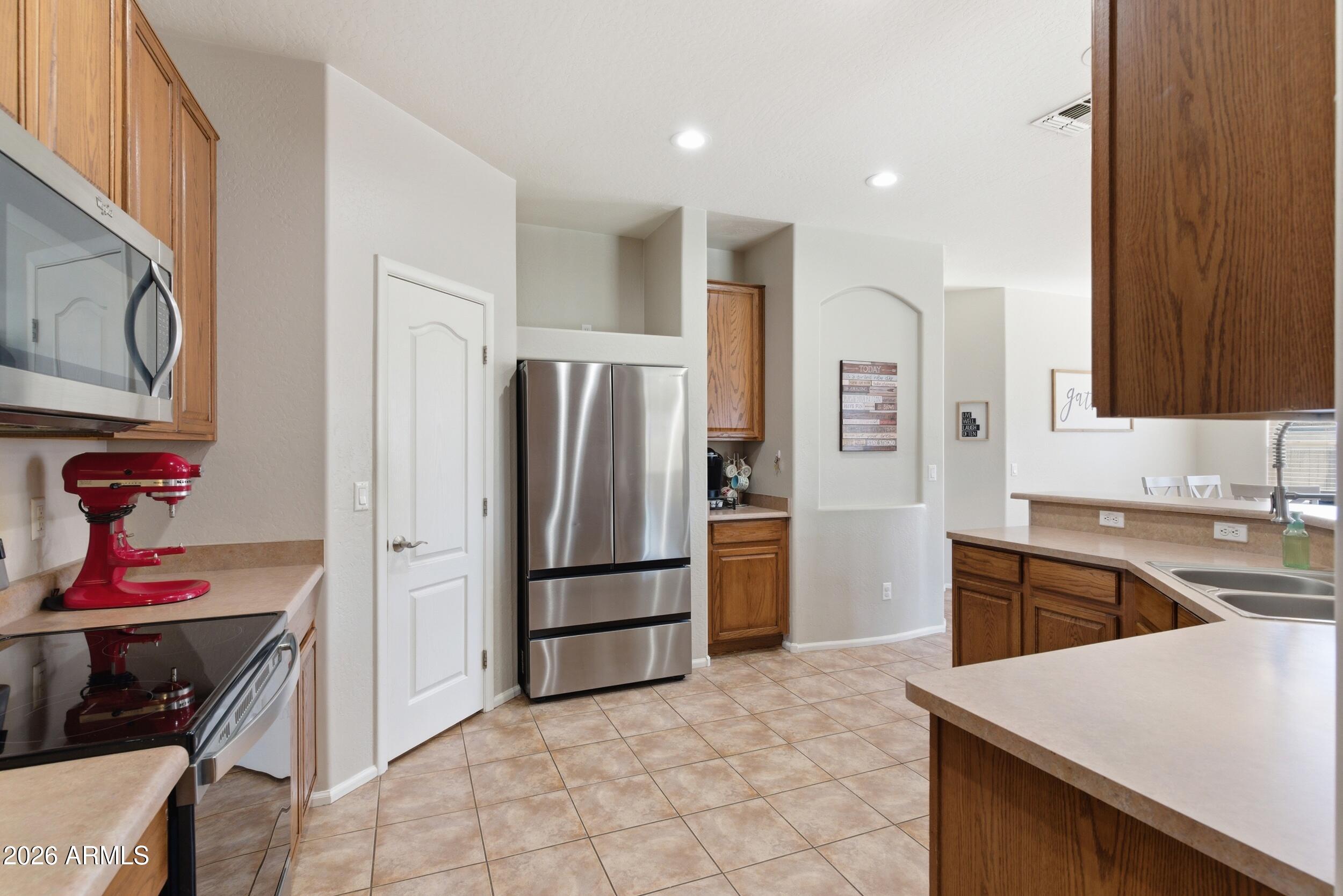 10525 W MELINDA Lane