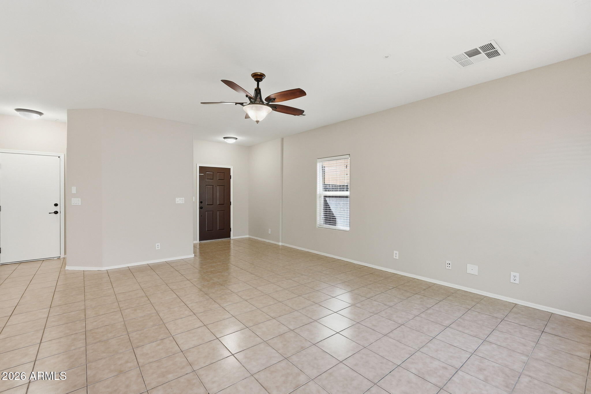 8804 W PERSHING Avenue