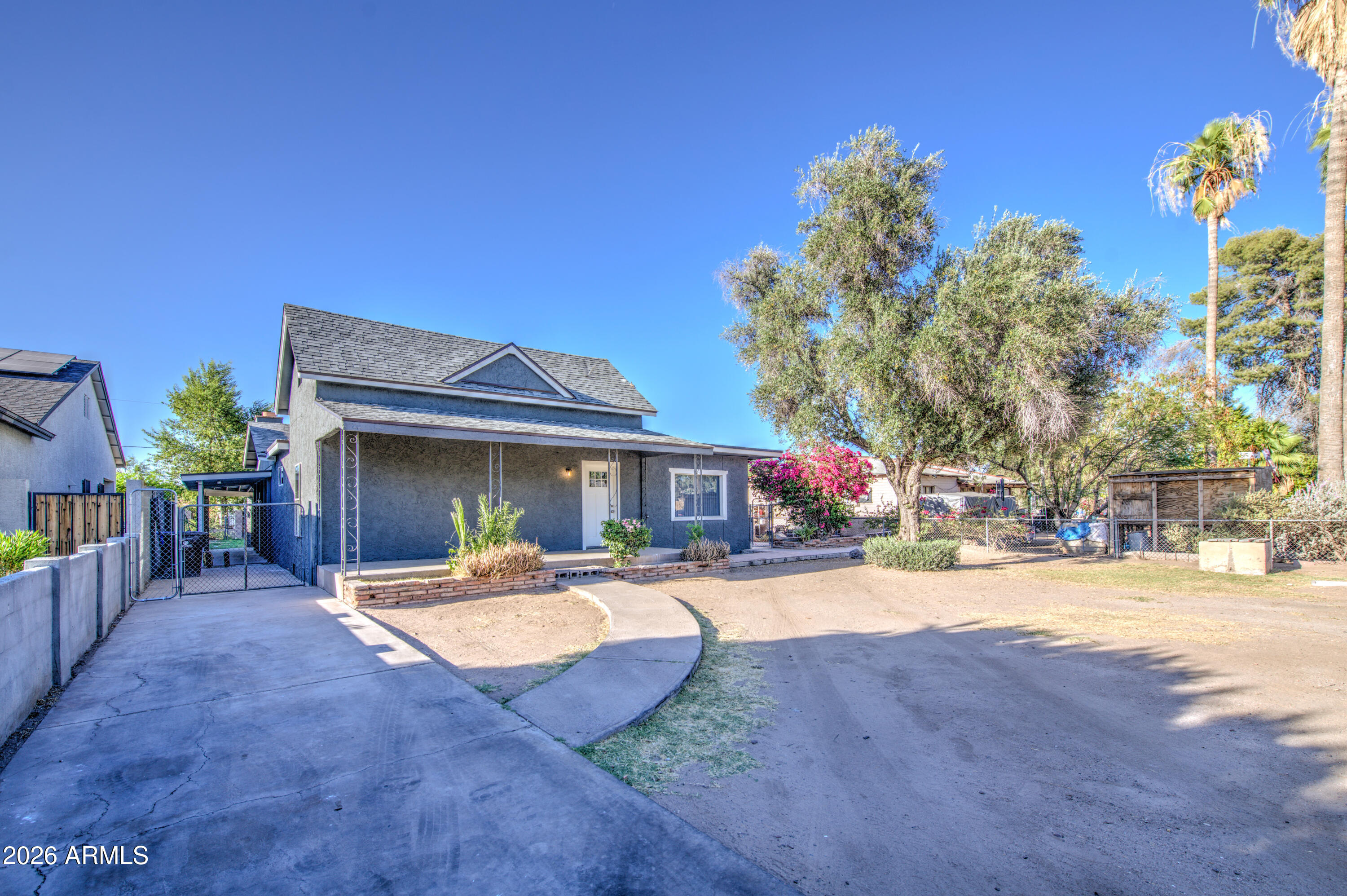 206 W SUNLAND Avenue