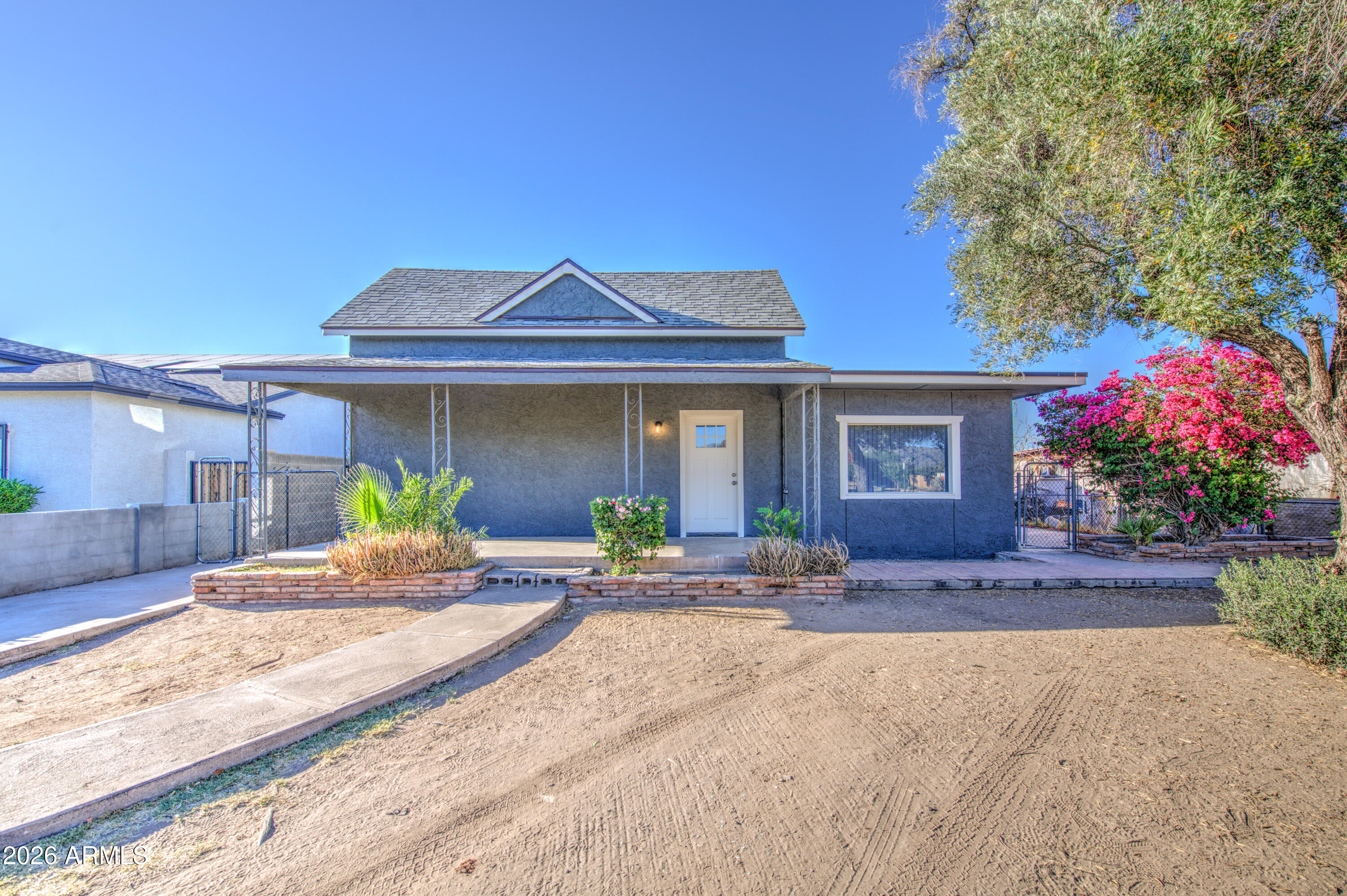 206 W SUNLAND Avenue