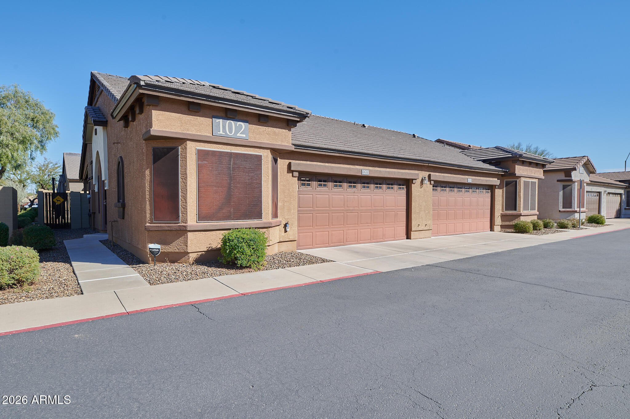 2725 E MINE CREEK Road 1203
