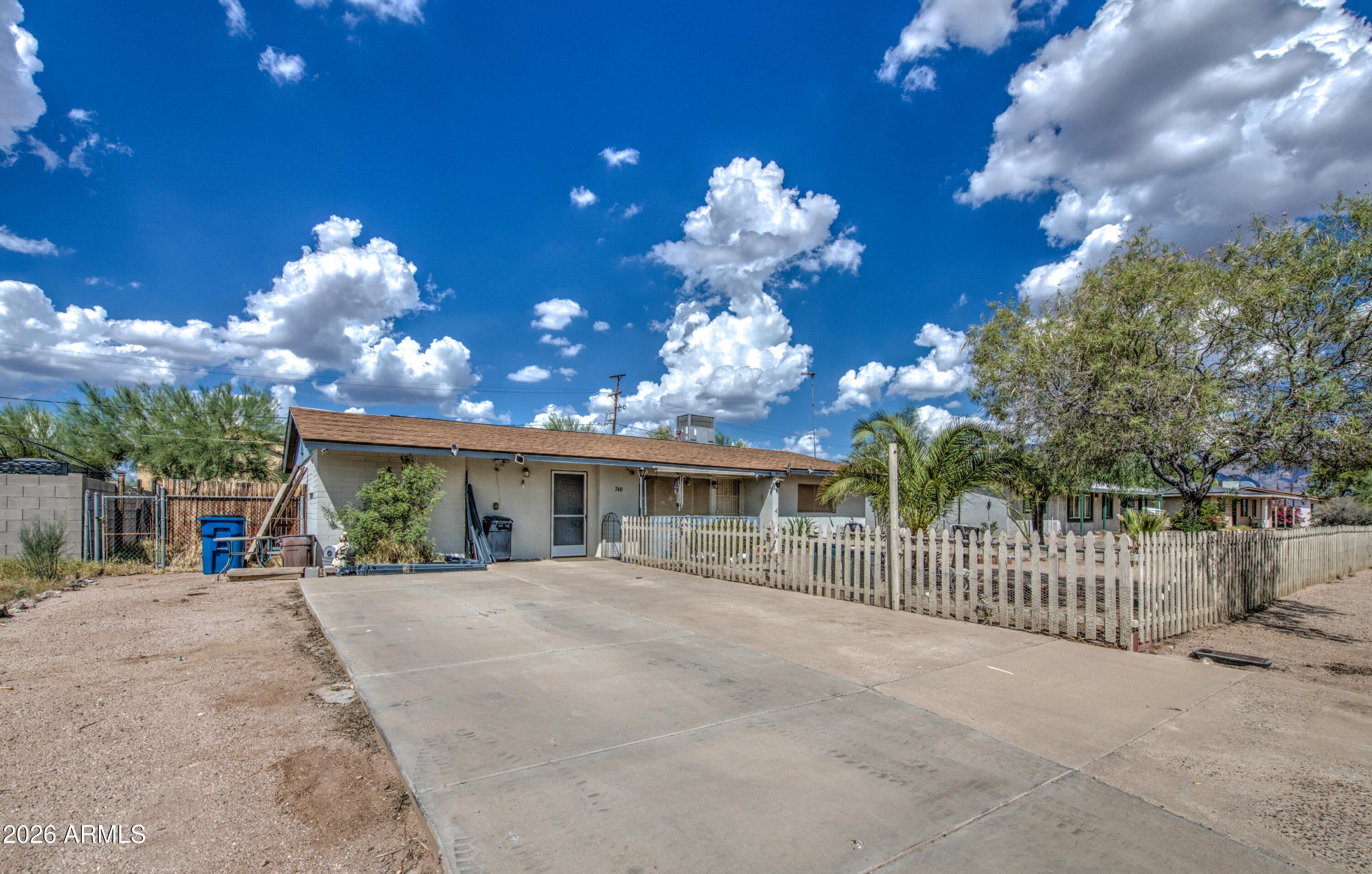 740 E DESERT Avenue