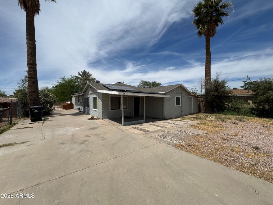 Unlock the potential of this property. Perfect for a fix-and-flip or a buy-and-hold investment!   This 4-bedroom, 3-bathroom home sits on a large lot, providing ample space for outdoor improvements, storage, or potential expansion.

This house is an ideal candidate for a multi-generational setup or a high-yield rental house once renovated.
