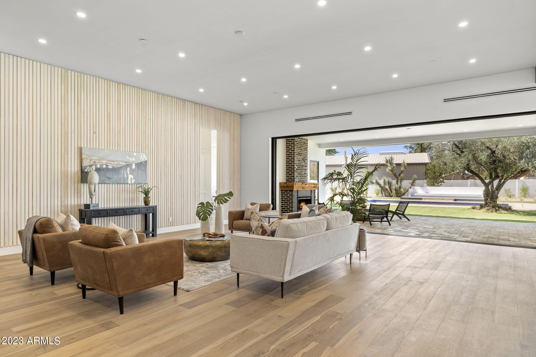 AVANT 1 UNIT 2 - Residential