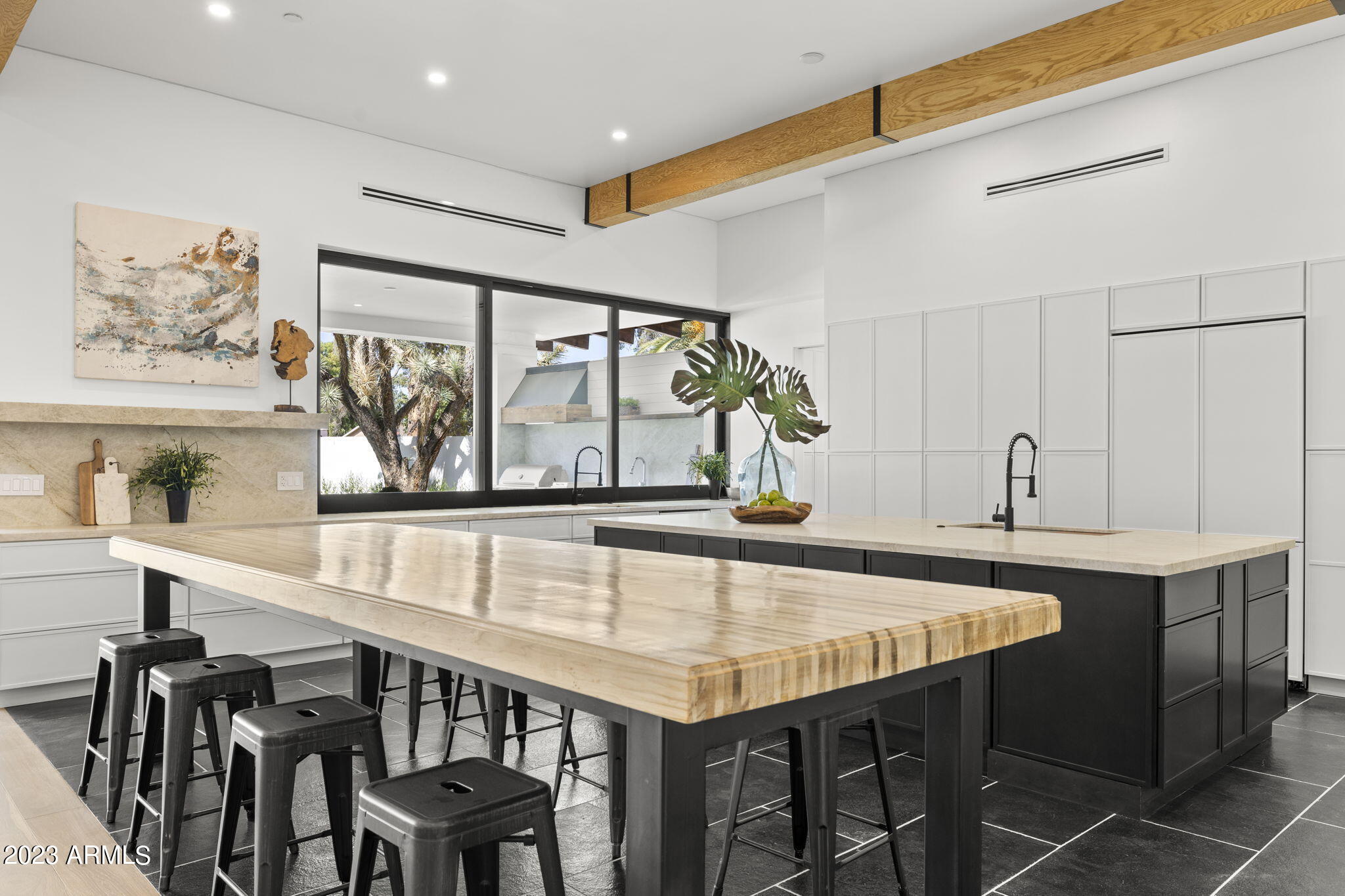 AVANT 1 UNIT 2 - Residential