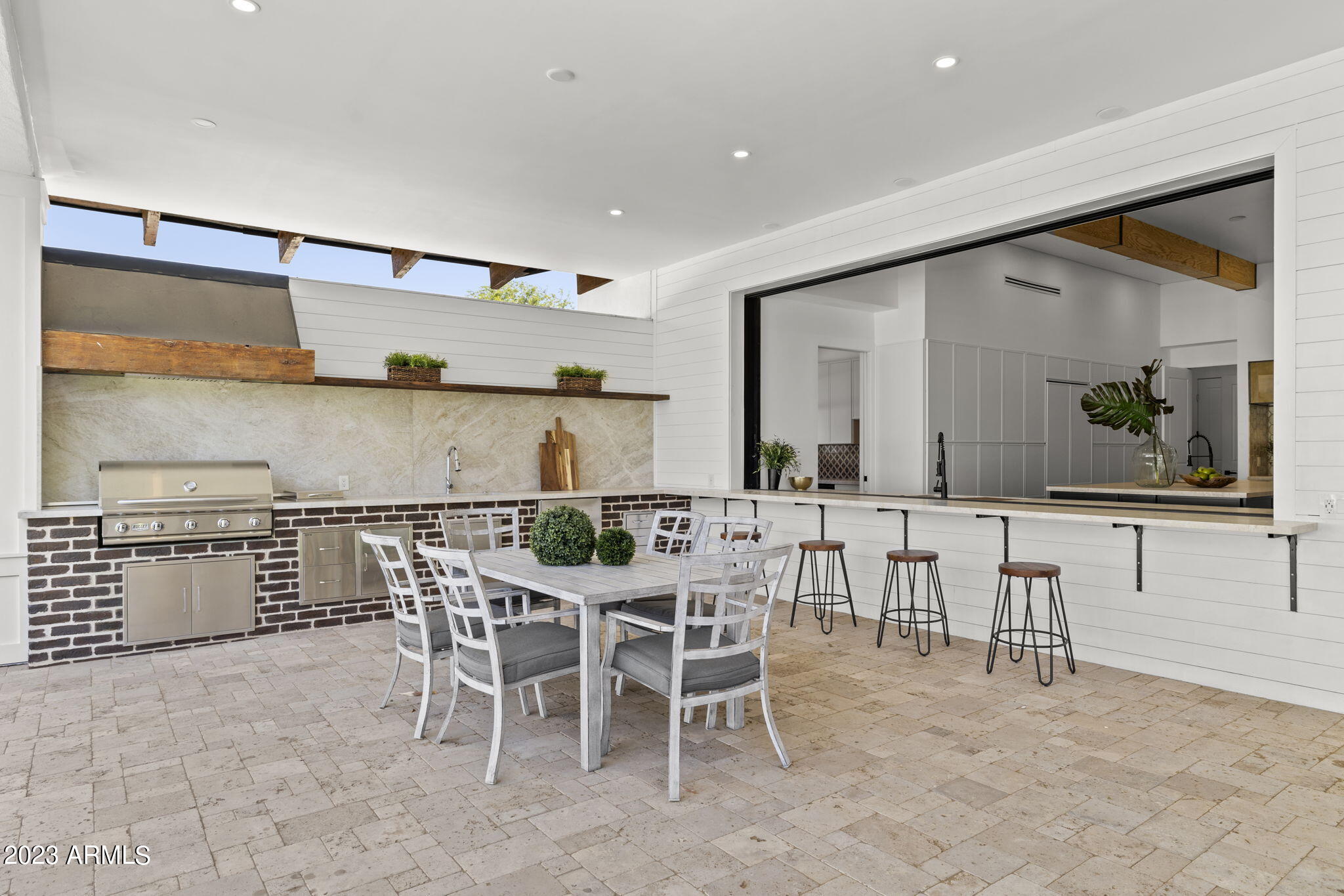 AVANT 1 UNIT 2 - Residential