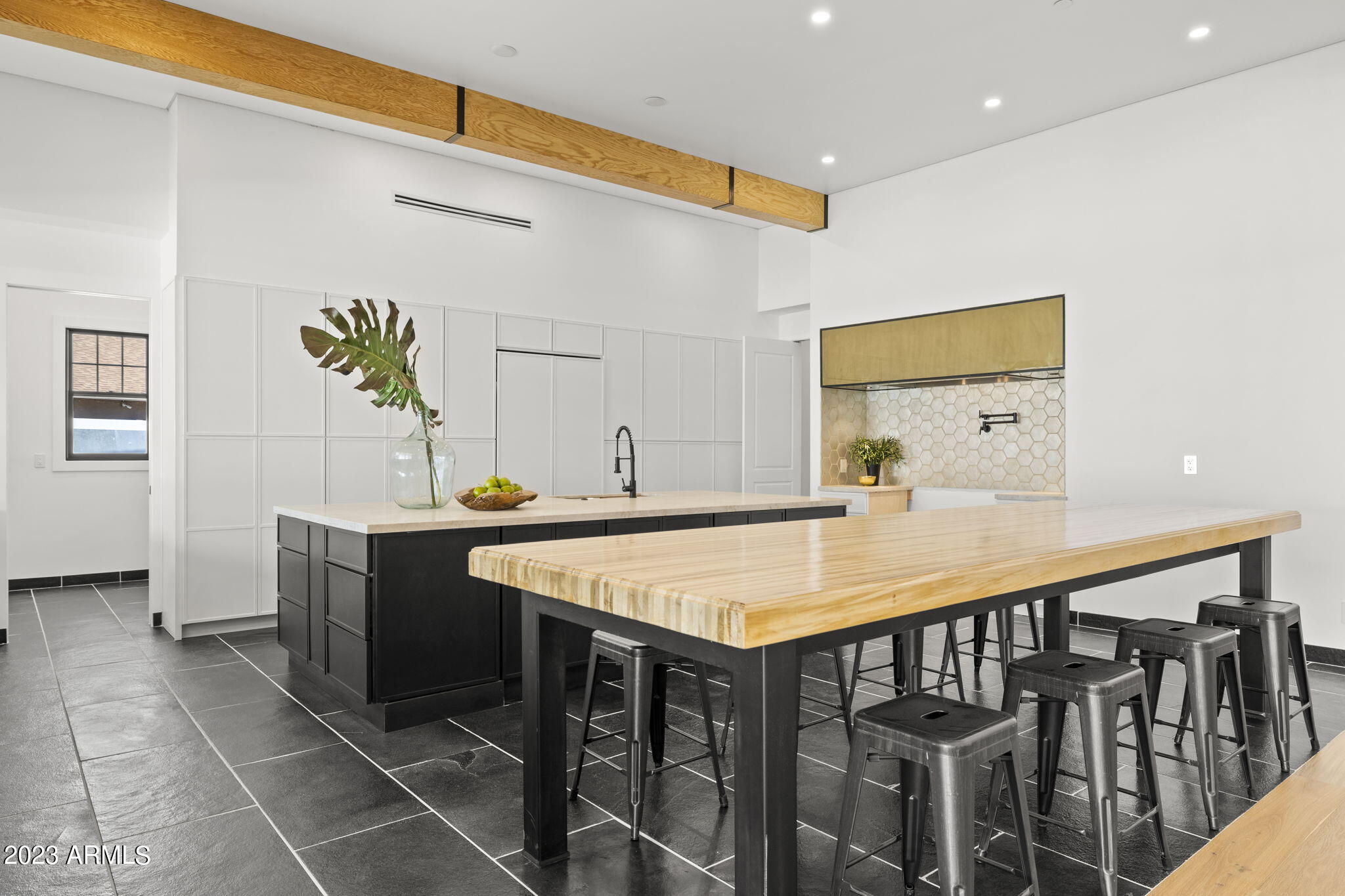 AVANT 1 UNIT 2 - Residential