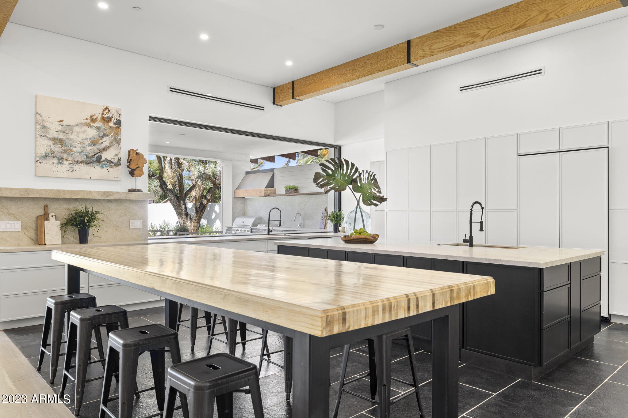 AVANT 1 UNIT 2 - Residential