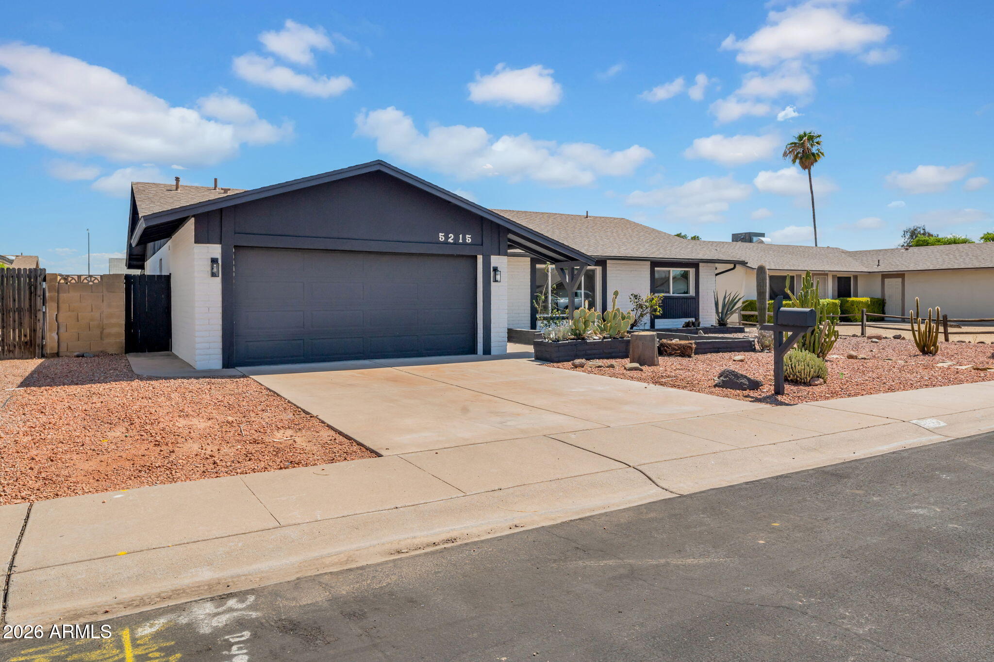 5215 W HEARN Road