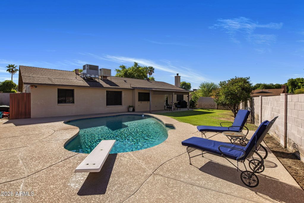 Photo of 5814 W Sunnyslope Lane, Glendale, AZ 85302 (MLS # 6920709)