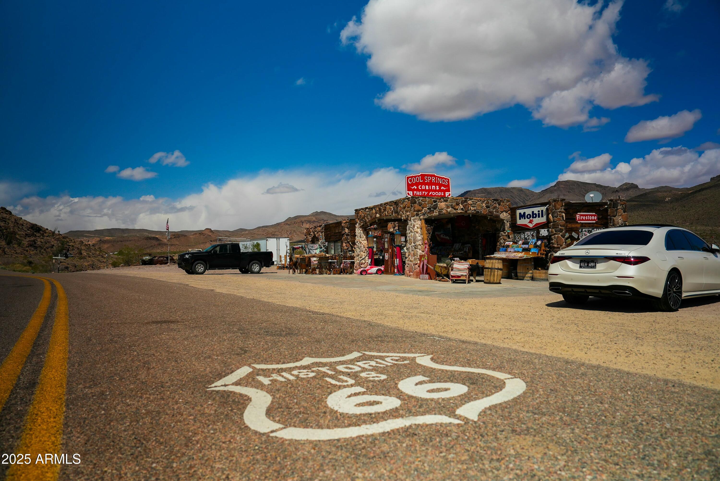 - W Oatman Highway -- -