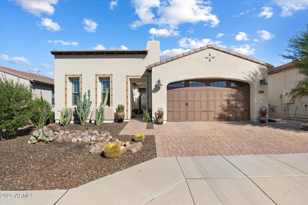 Photo of 104 E Iloca Lane E, Queen Creek, AZ 85140 (MLS # 6970882)