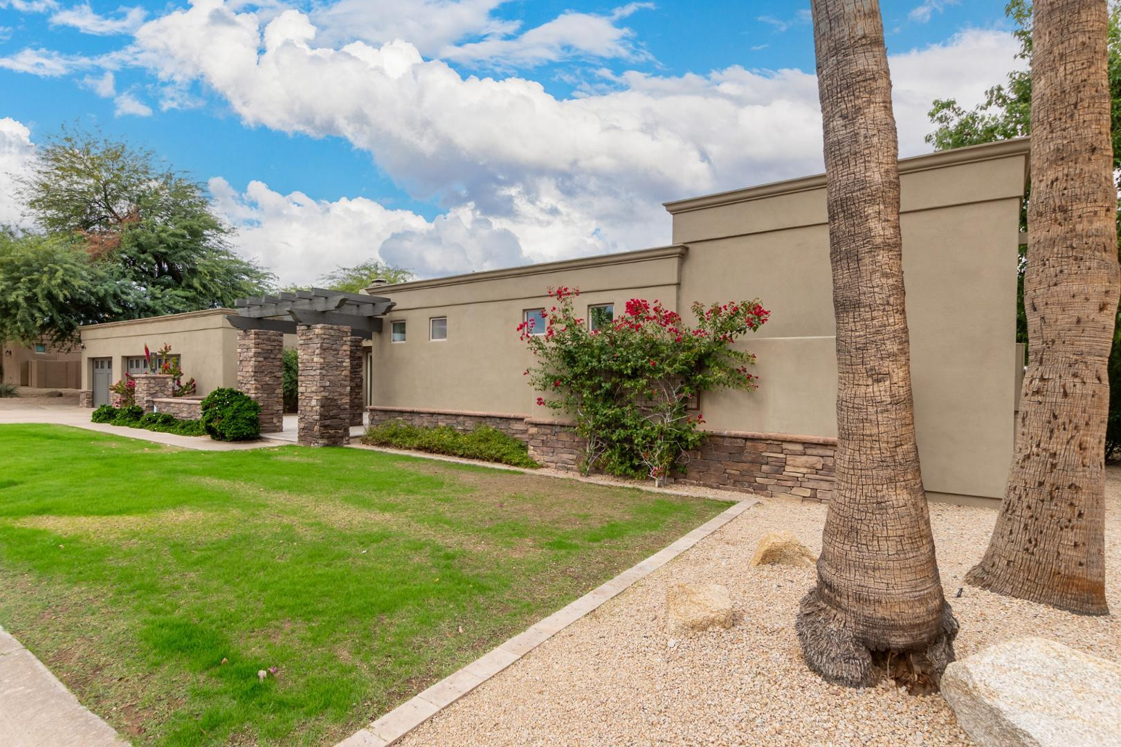 4544 E Onyx Avenue