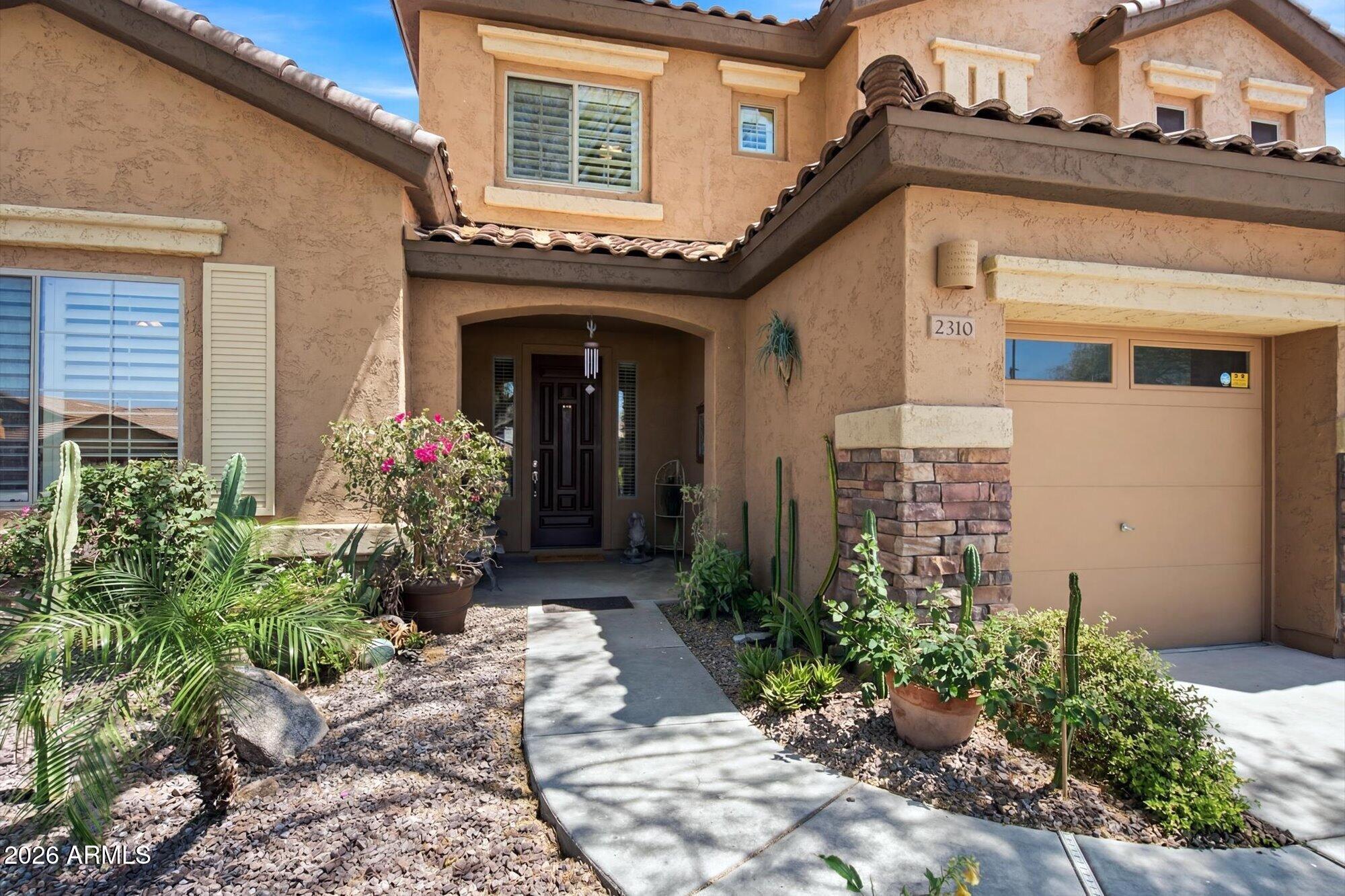 2310 W RED RANGE Way