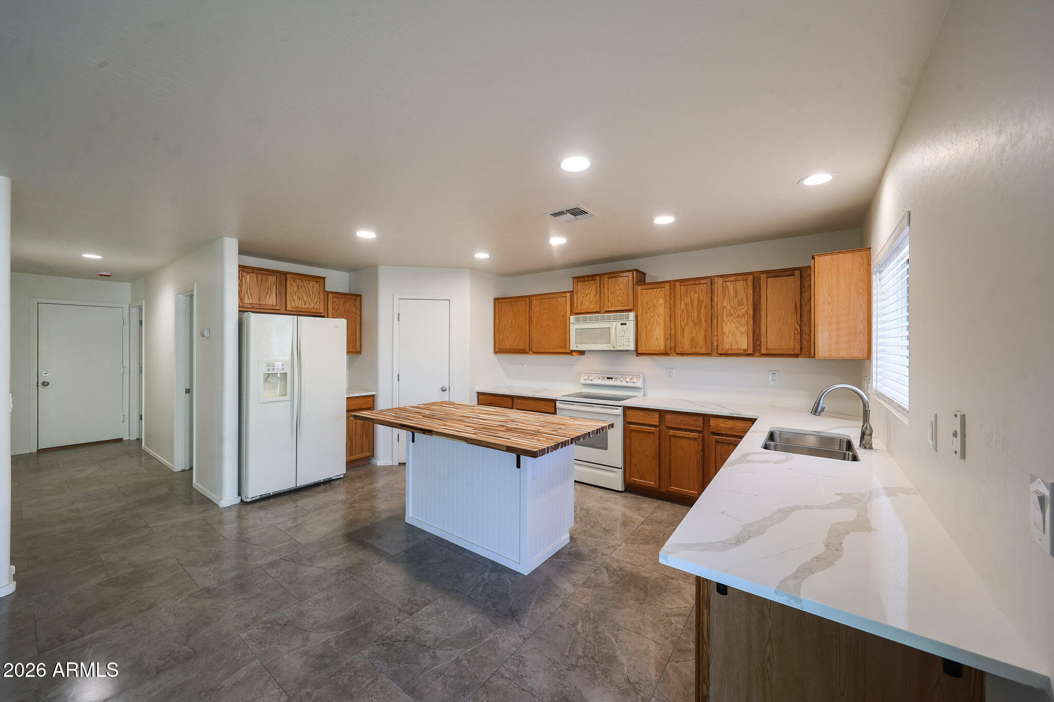 11538 W VOGEL Avenue