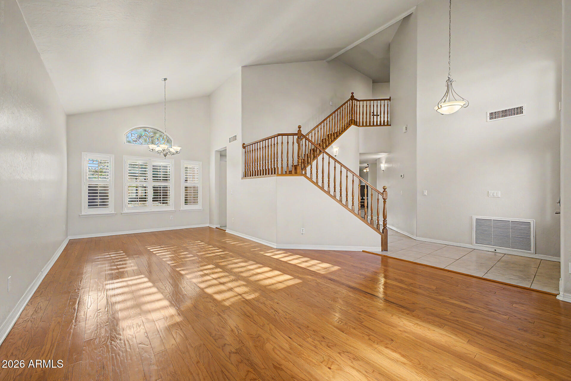 1124 N ROBIN Lane
