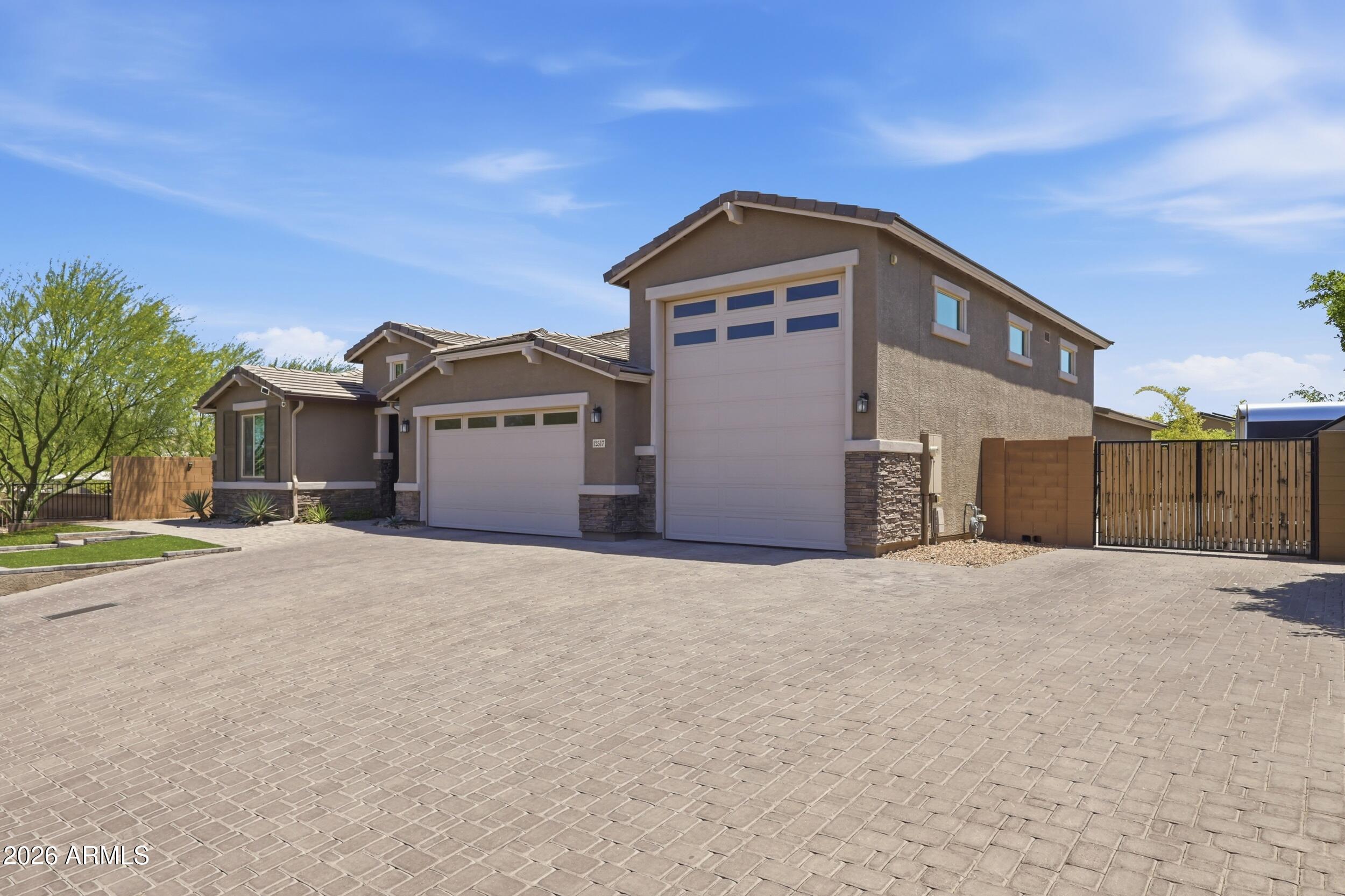 FALCON VIEW - Residential