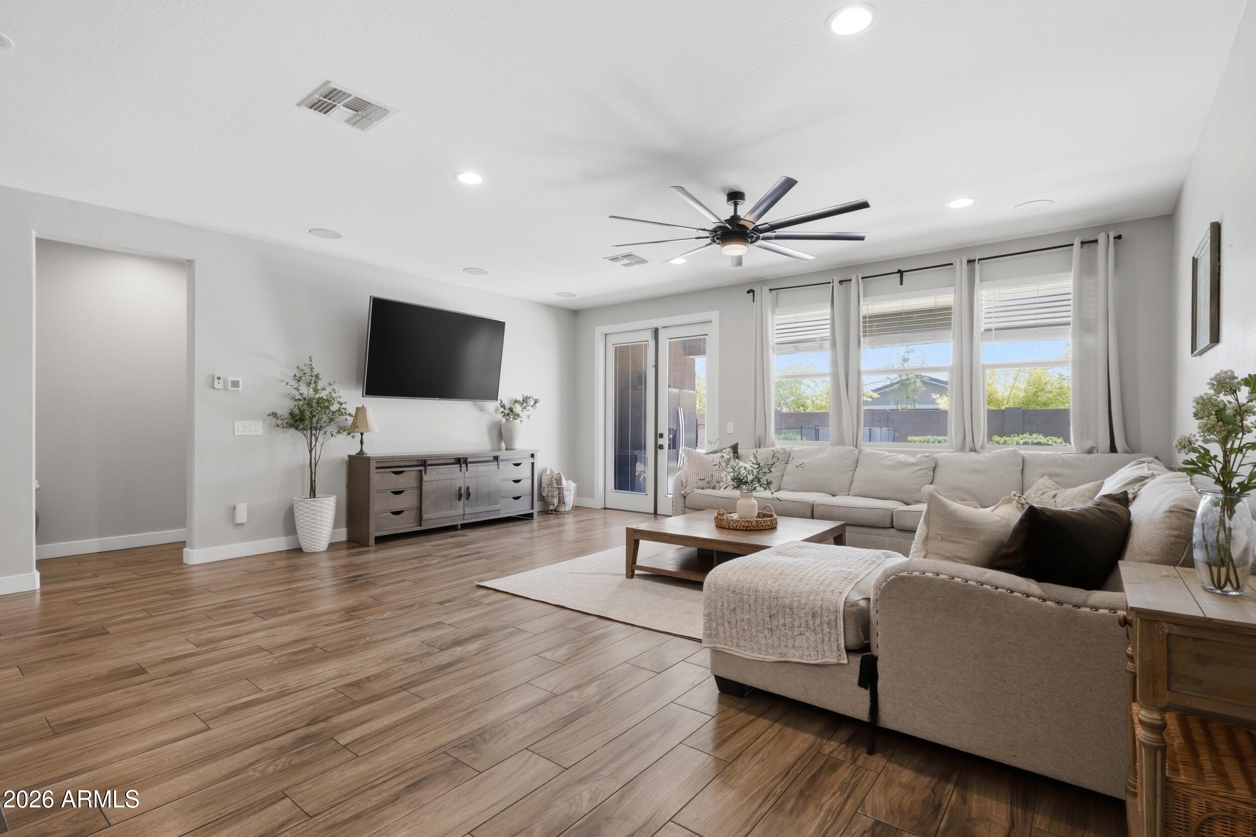FALCON VIEW - Residential