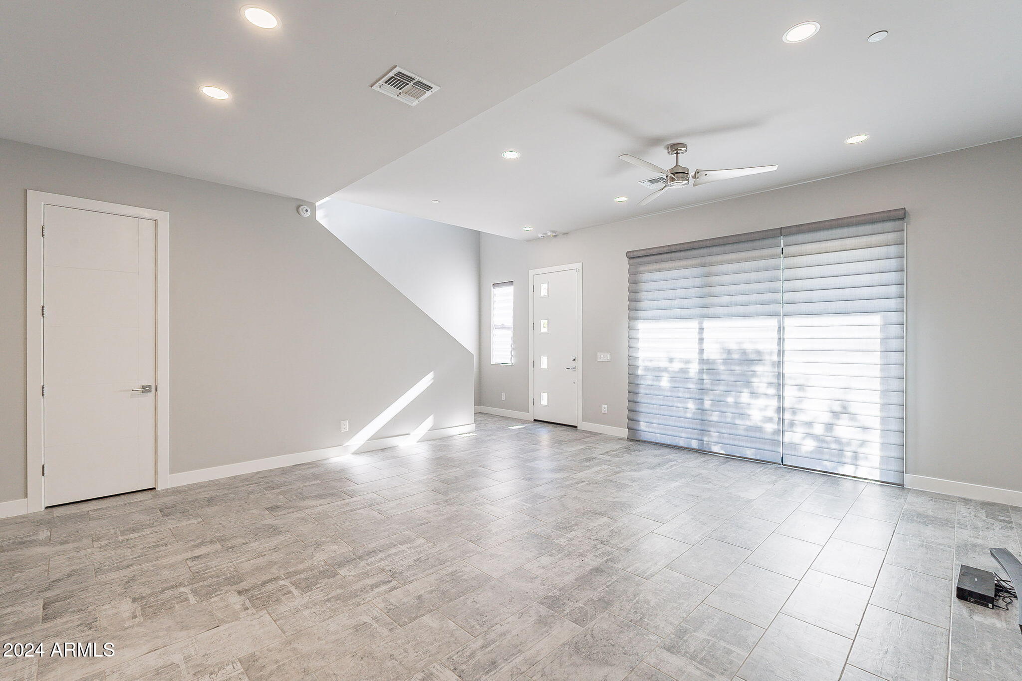 2645 E OSBORN Road 3