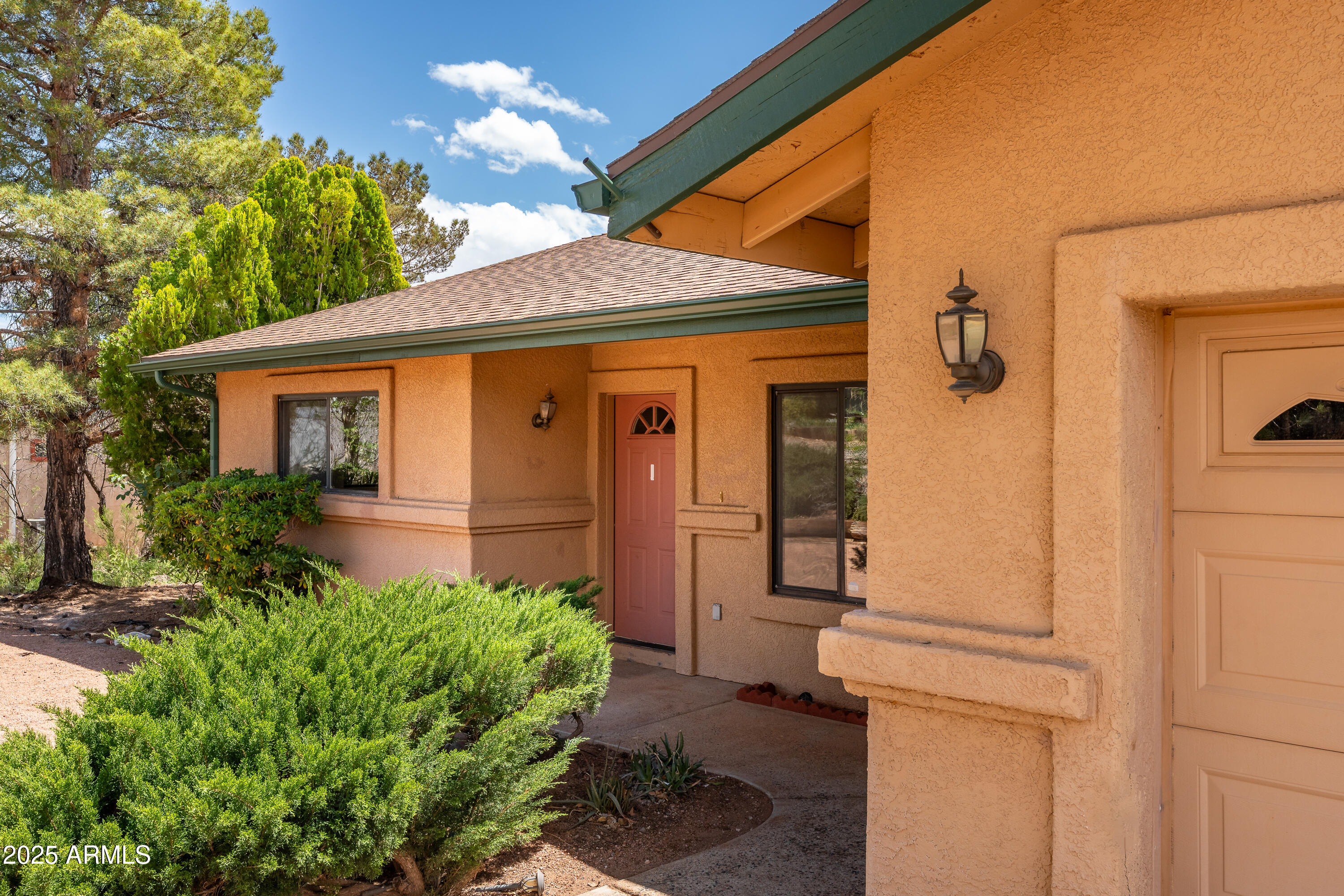 Cottonwood, Arizona 86326, United States, 3 Bedrooms Bedrooms, ,2 BathroomsBathrooms,Residential,Pending,182921