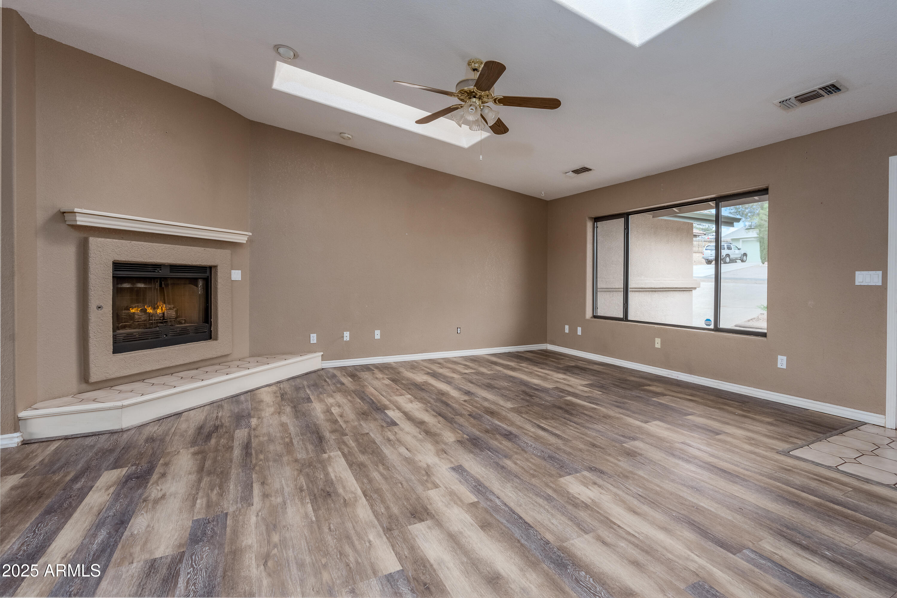 Cottonwood, Arizona 86326, United States, 3 Bedrooms Bedrooms, ,2 BathroomsBathrooms,Residential,Pending,182921