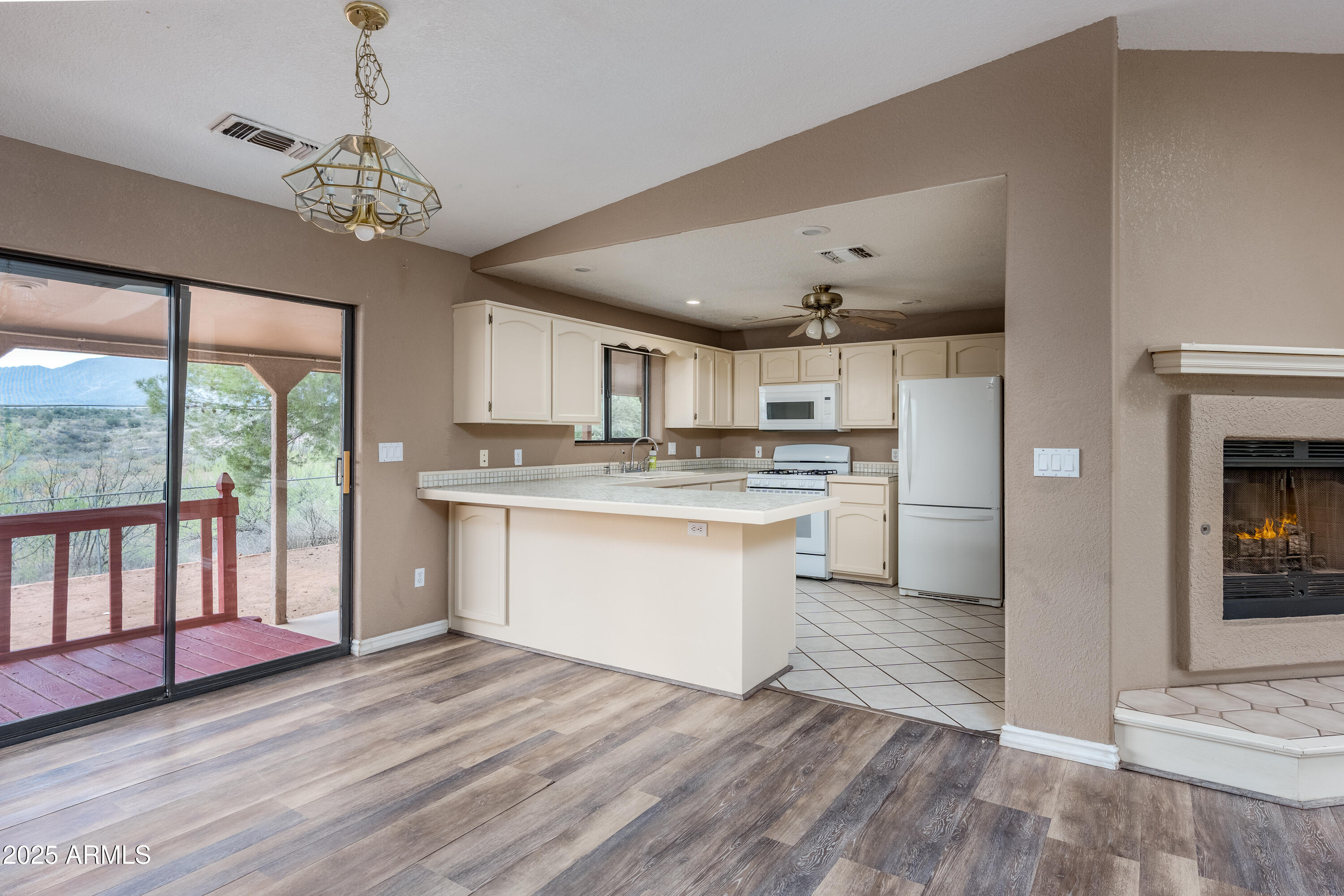 Cottonwood, Arizona 86326, United States, 3 Bedrooms Bedrooms, ,2 BathroomsBathrooms,Residential,Pending,182921