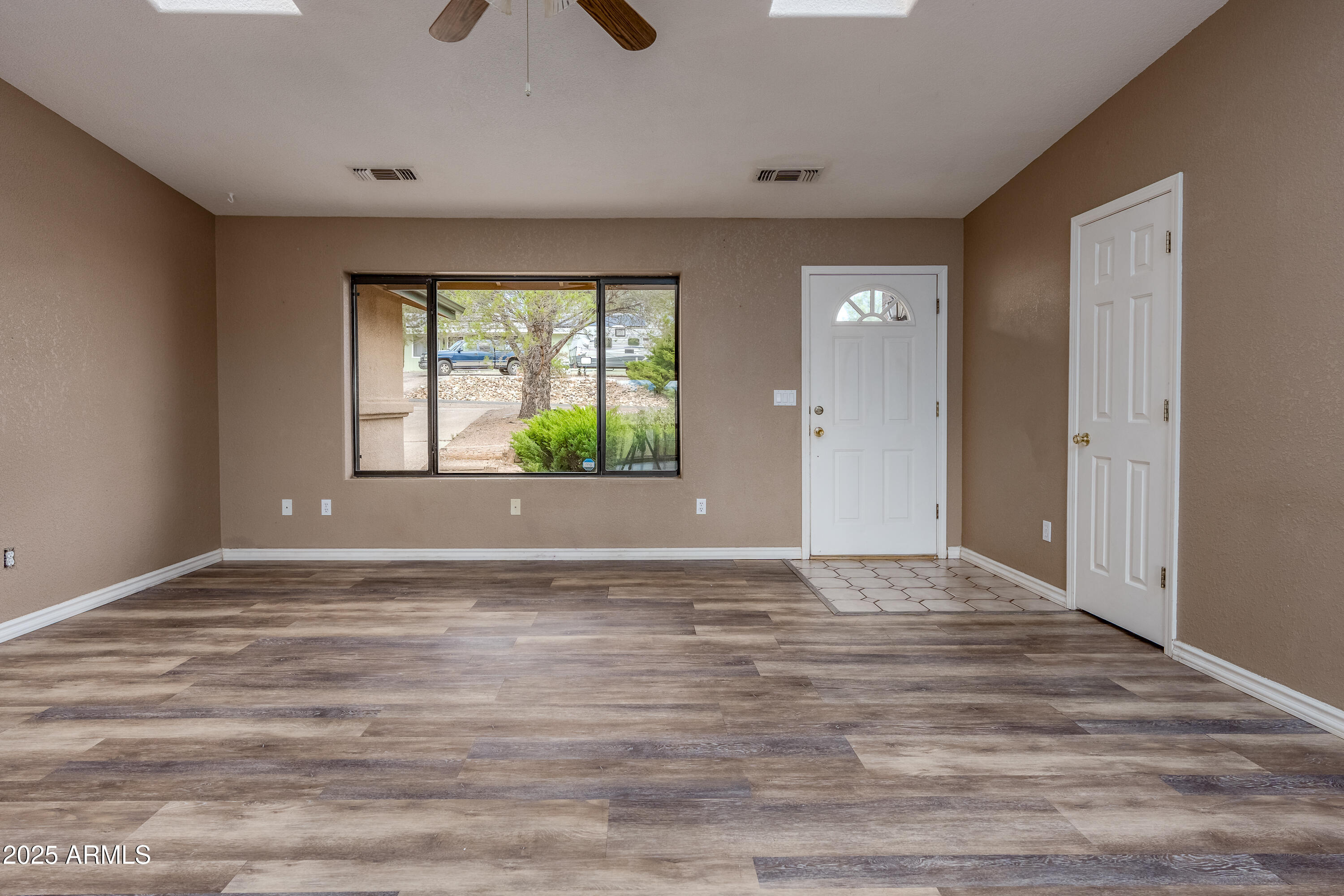 Cottonwood, Arizona 86326, United States, 3 Bedrooms Bedrooms, ,2 BathroomsBathrooms,Residential,Pending,182921