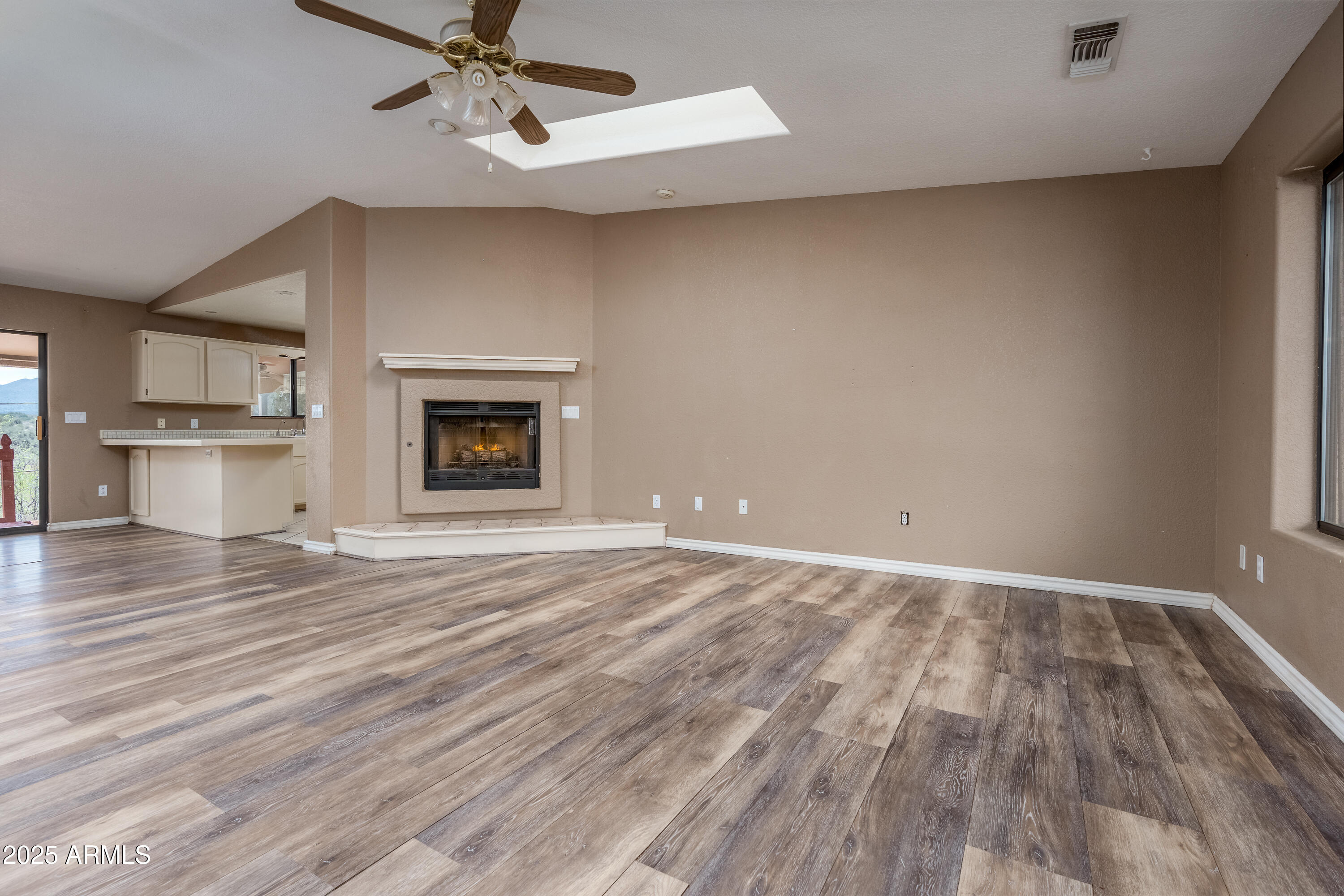 Cottonwood, Arizona 86326, United States, 3 Bedrooms Bedrooms, ,2 BathroomsBathrooms,Residential,Pending,182921