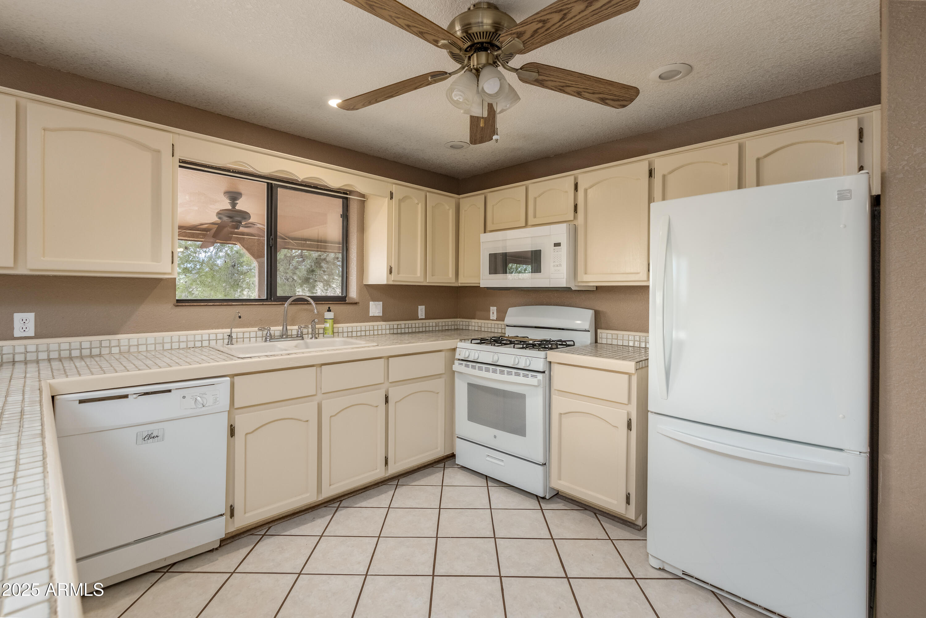 Cottonwood, Arizona 86326, United States, 3 Bedrooms Bedrooms, ,2 BathroomsBathrooms,Residential,Pending,182921