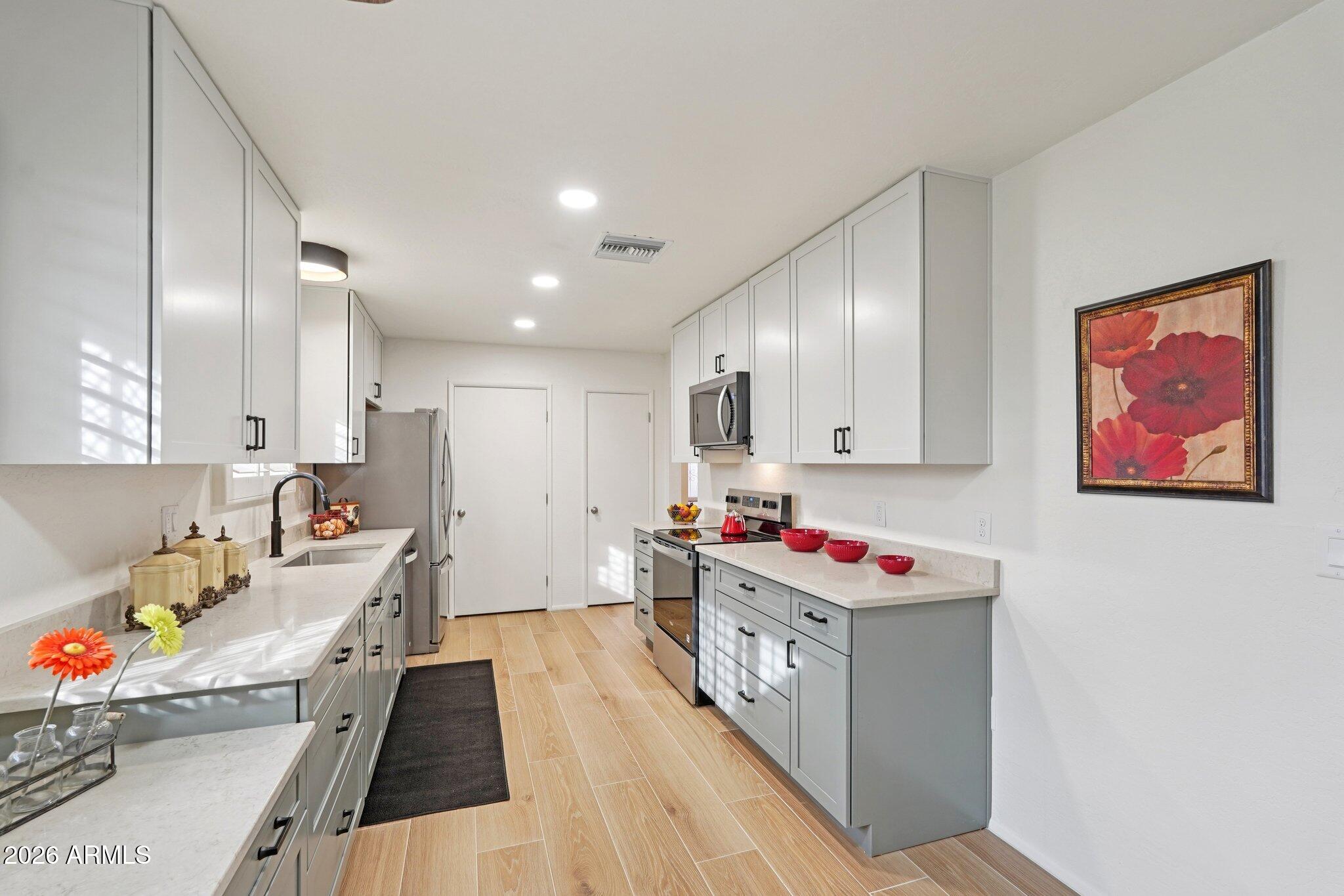 10115 W CHERYL Drive