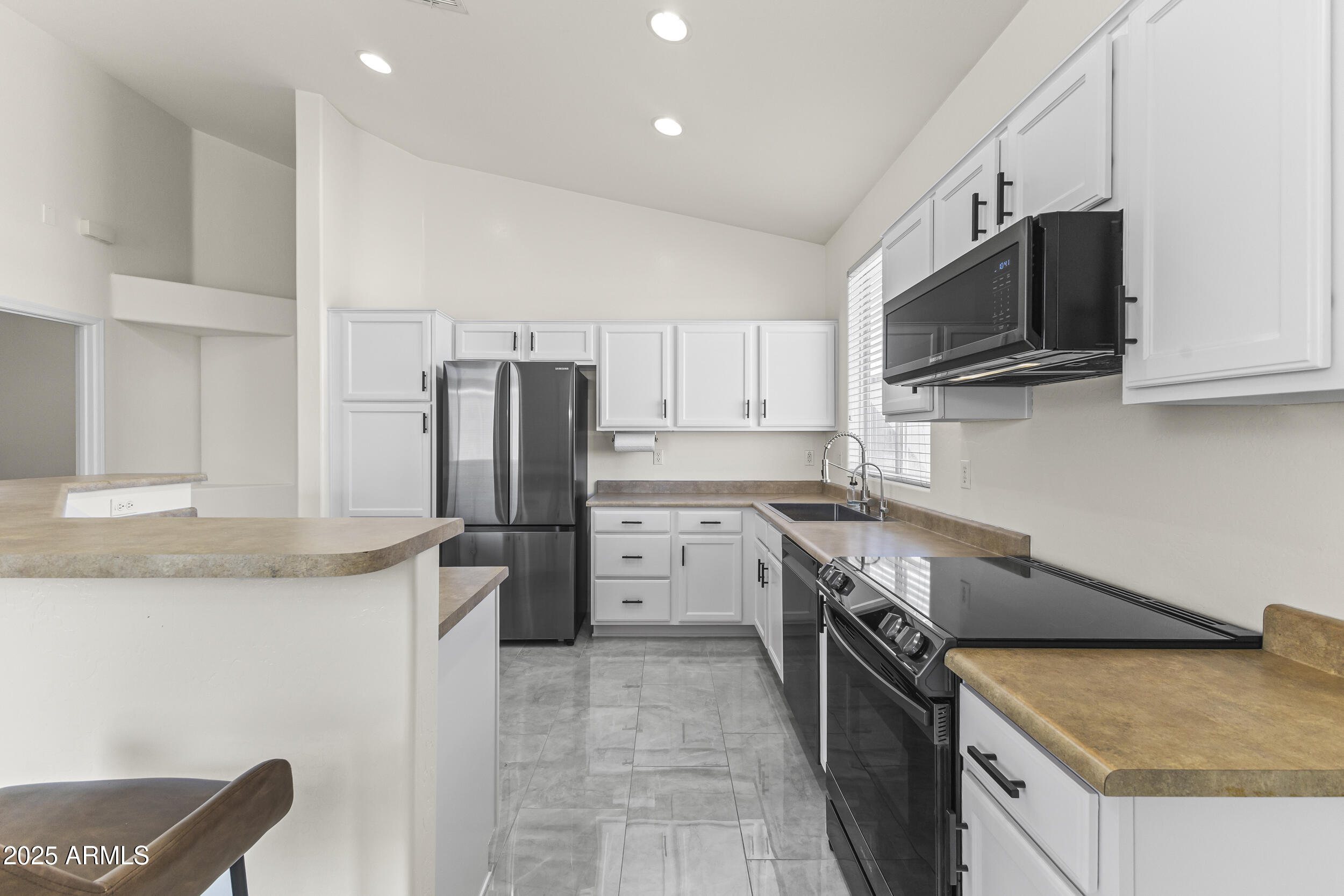 3940 E MINTON Street