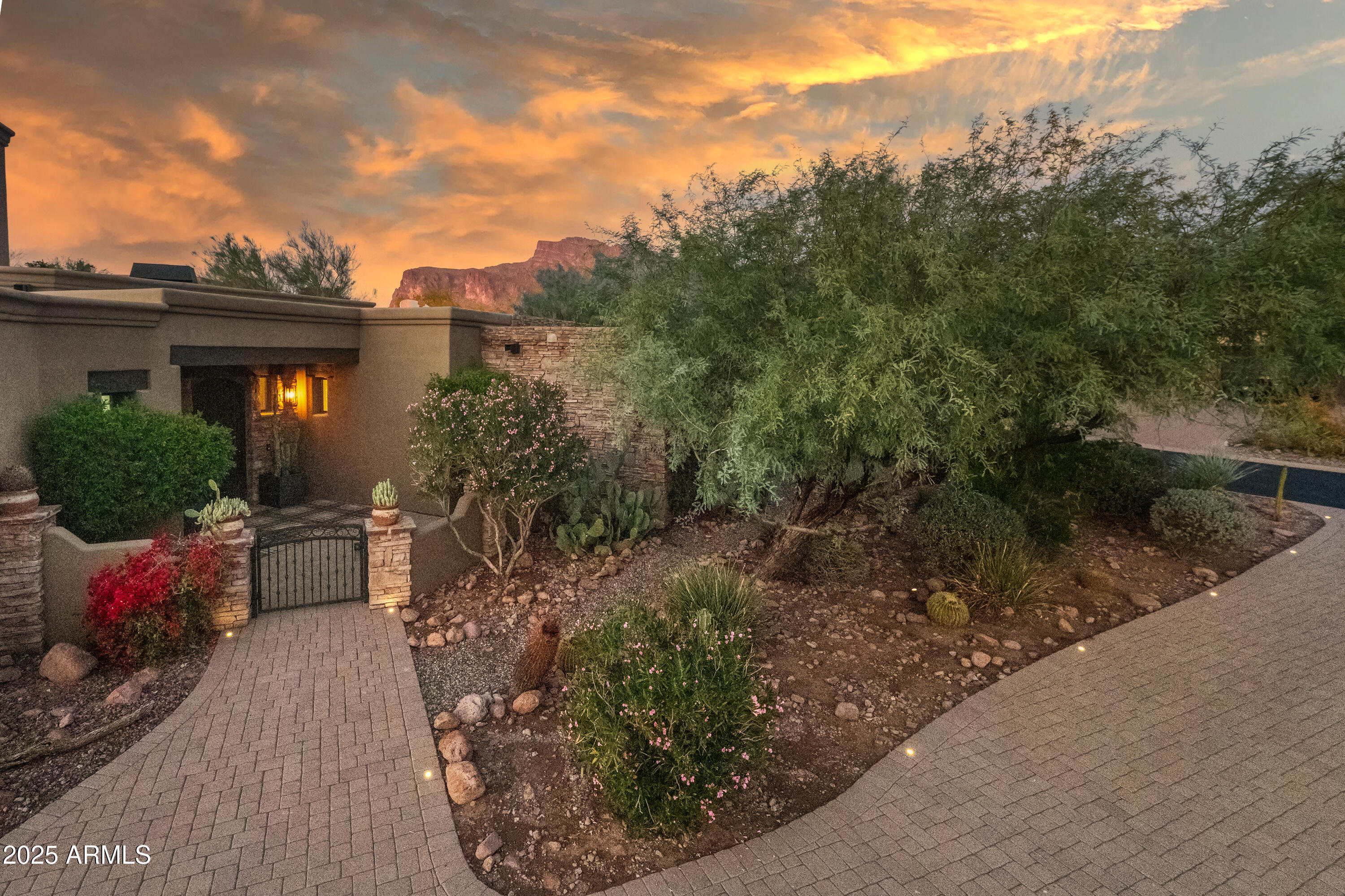 Superstition Mountain - Residential