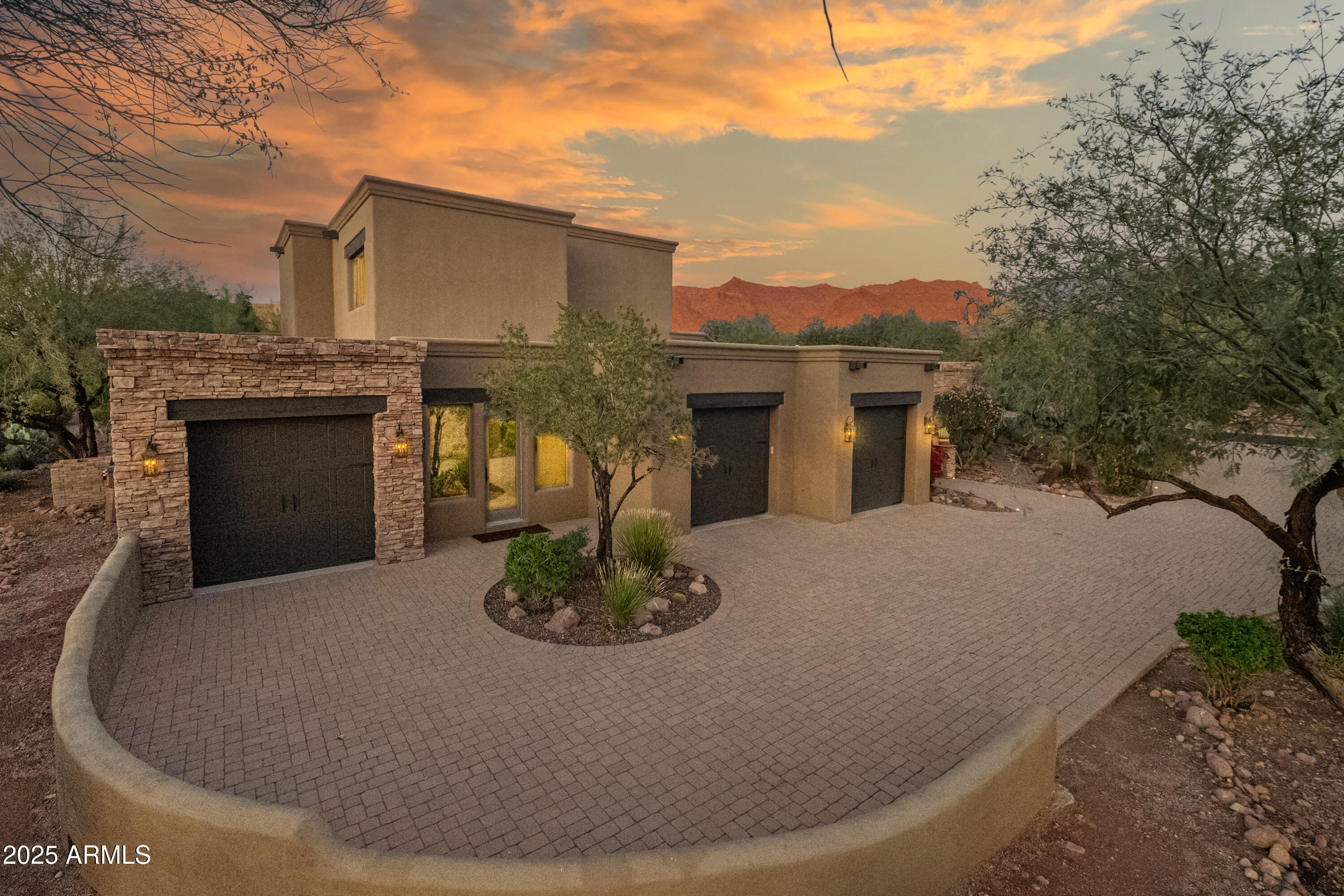 Superstition Mountain - Residential