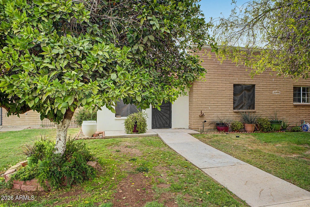 Photo of 630 N Lesueur Circle, Mesa, AZ 85203 (MLS # 7033038)