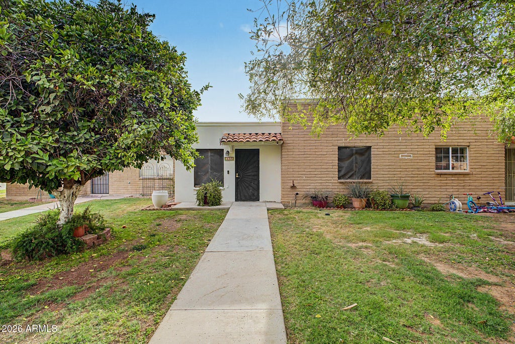 Photo of 630 N Lesueur Circle, Mesa, AZ 85203 (MLS # 7033038)