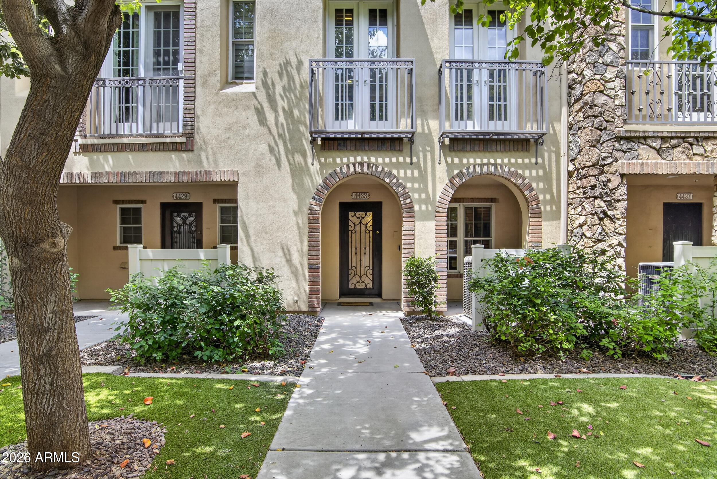 4433 N 24TH Place