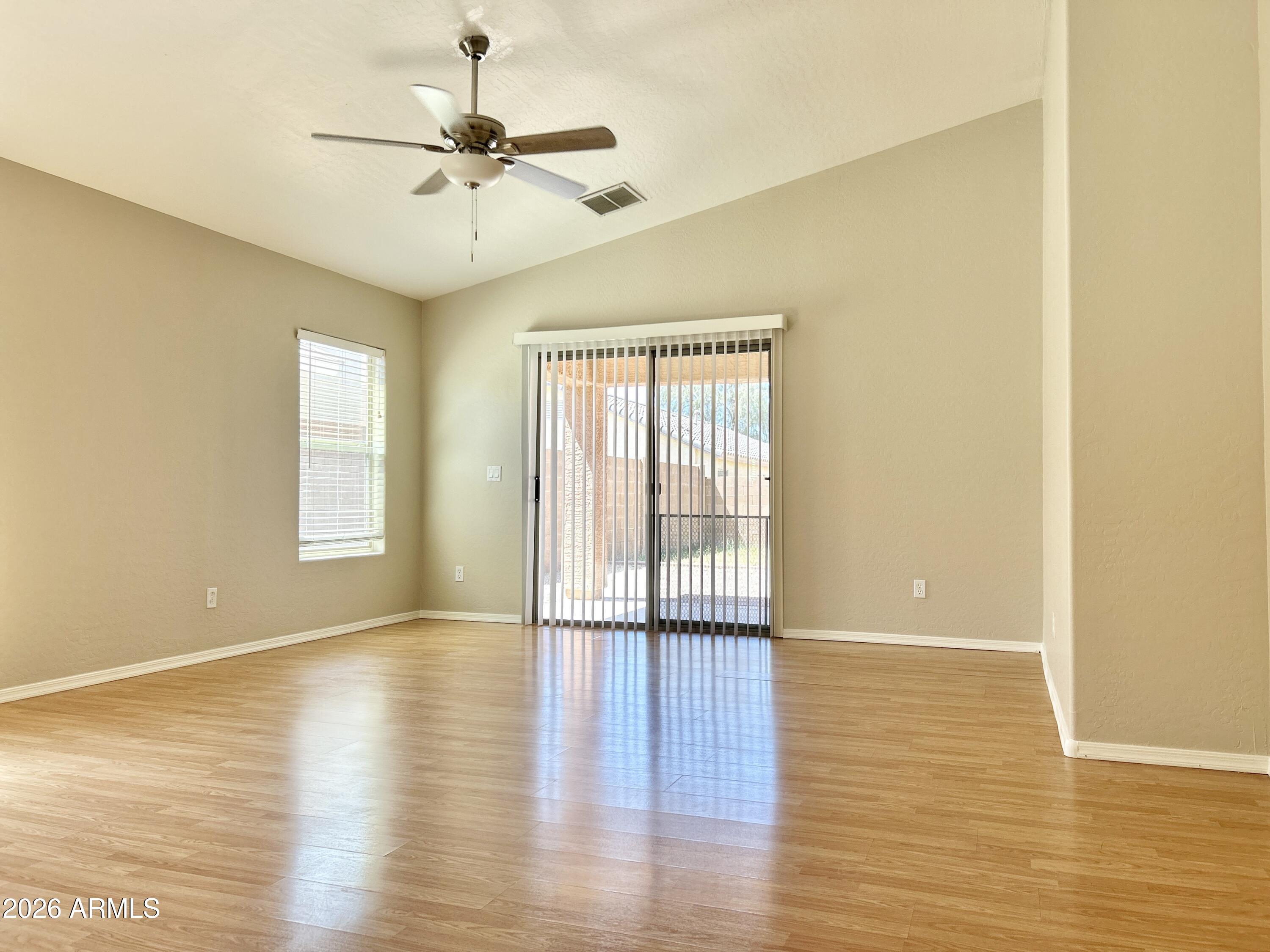 3162 W SUNSHINE BUTTE Drive