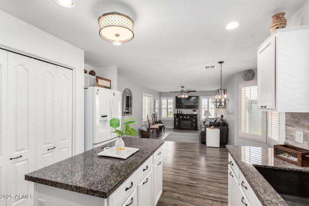 Photo of 452 E Dartmouth Drive, Casa Grande, AZ 85122 (MLS # 6899957)