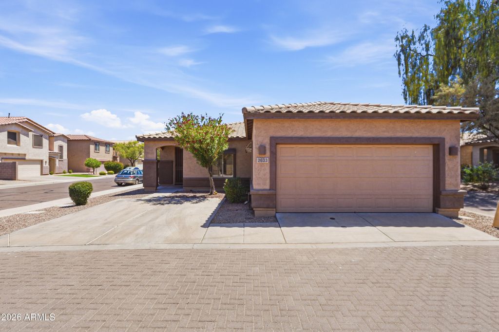 Photo of 2633 E Indian Wells Place, Chandler, AZ 85249 (MLS # 7021372)