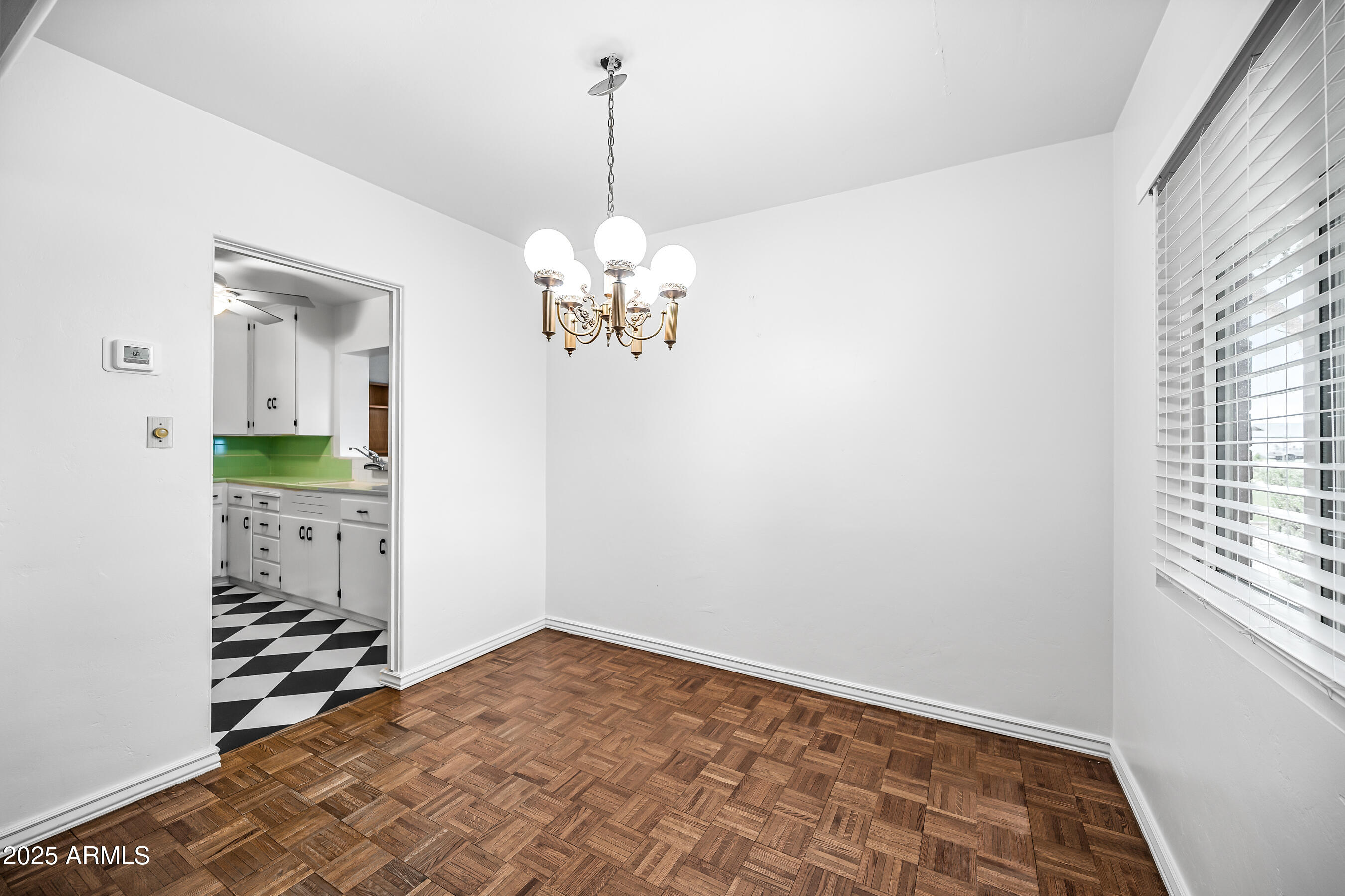 4039 E CAMBRIDGE Avenue