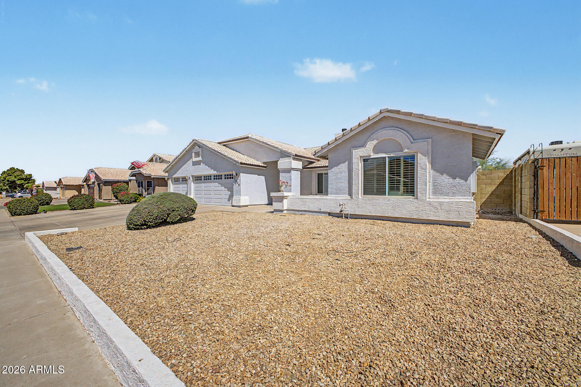7526 W CORRINE Drive