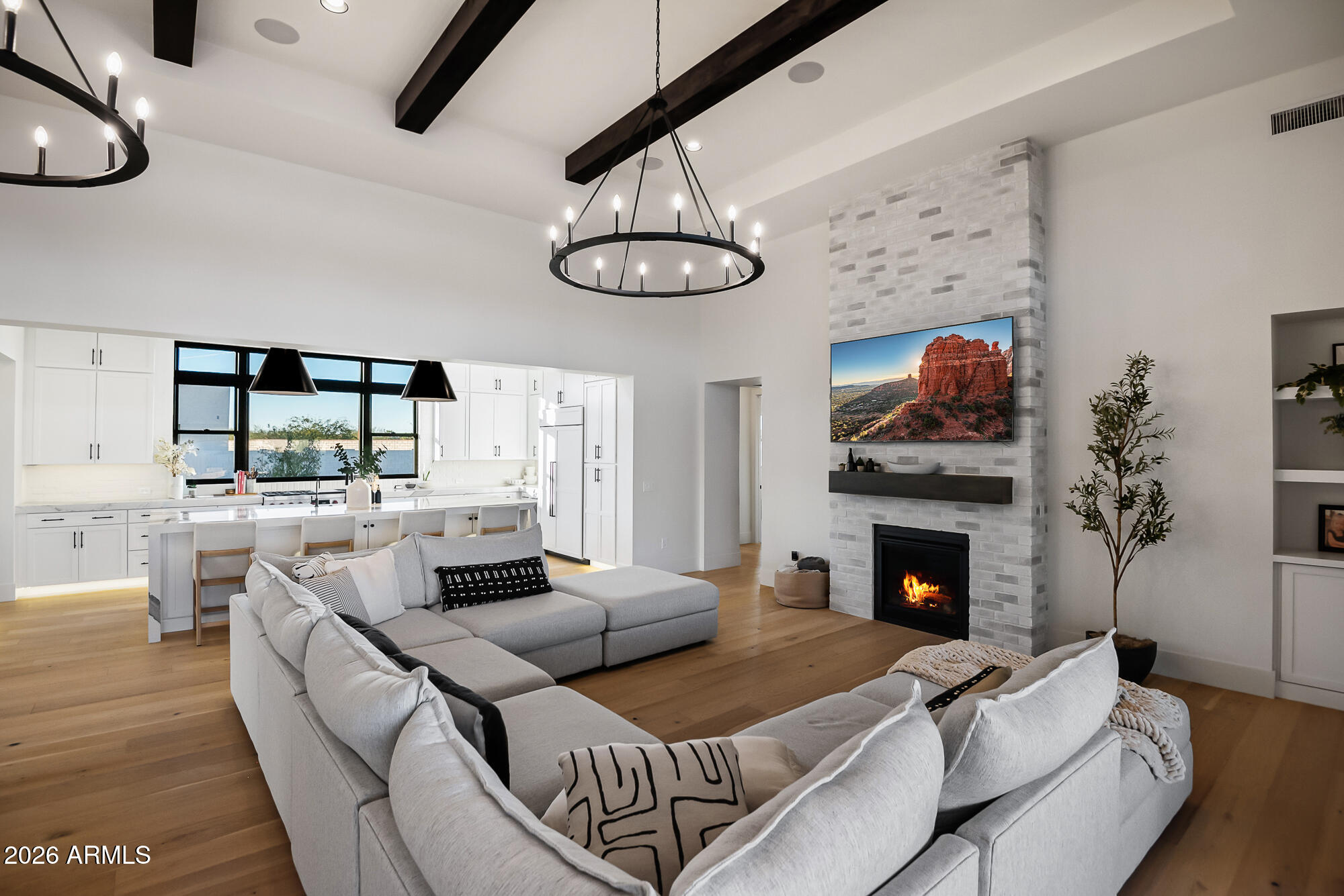 3964 E PENEDES Drive