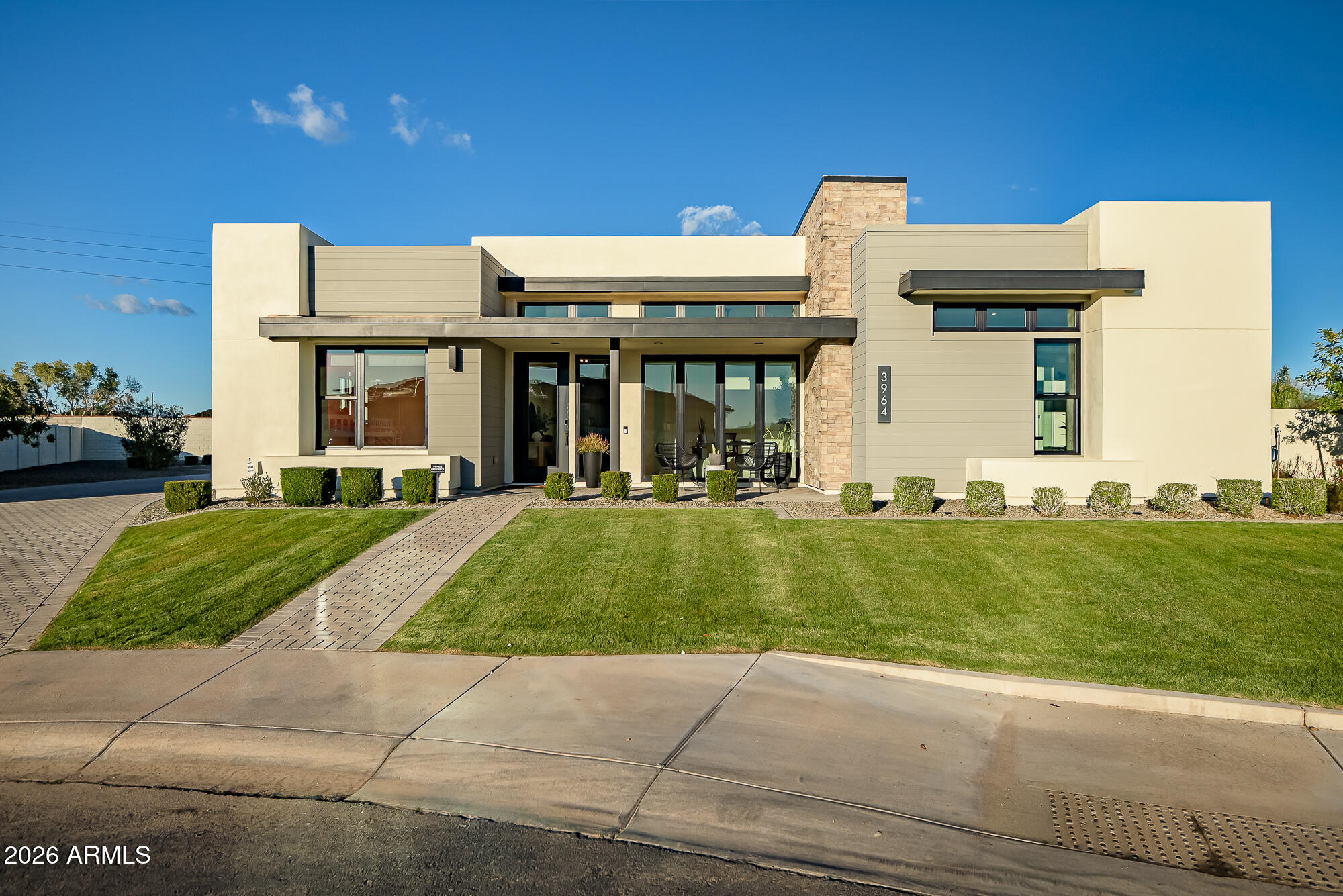 3964 E PENEDES Drive